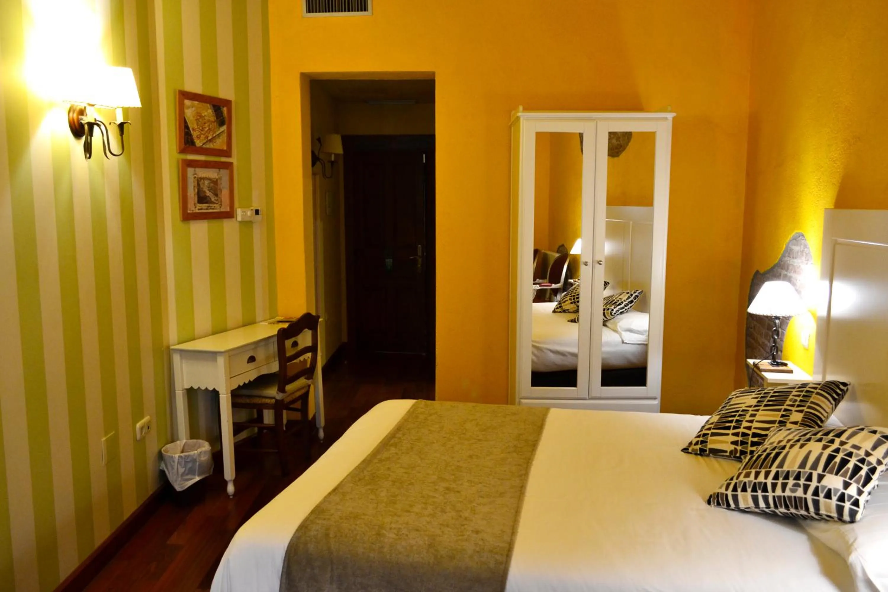 Photo of the whole room, Bed in Hotel Alda Vía León