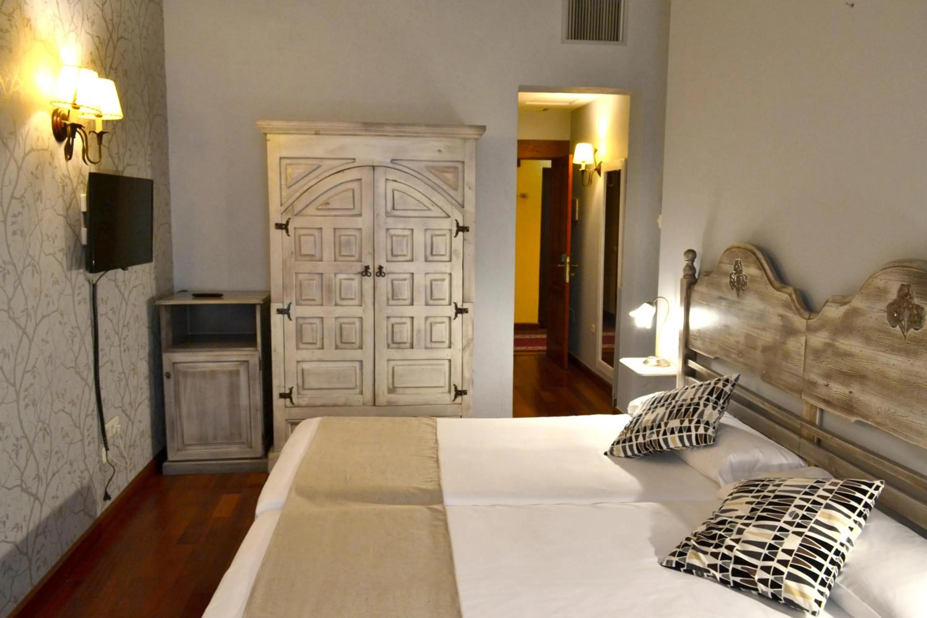 Photo of the whole room, Bed in Hotel Alda Vía León