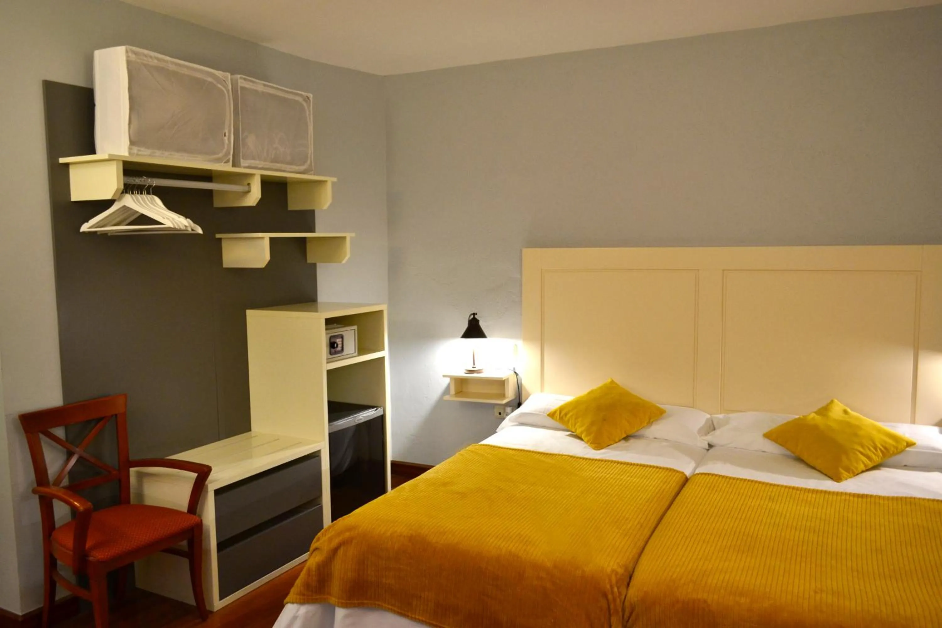 Photo of the whole room, Bed in Hotel Alda Vía León