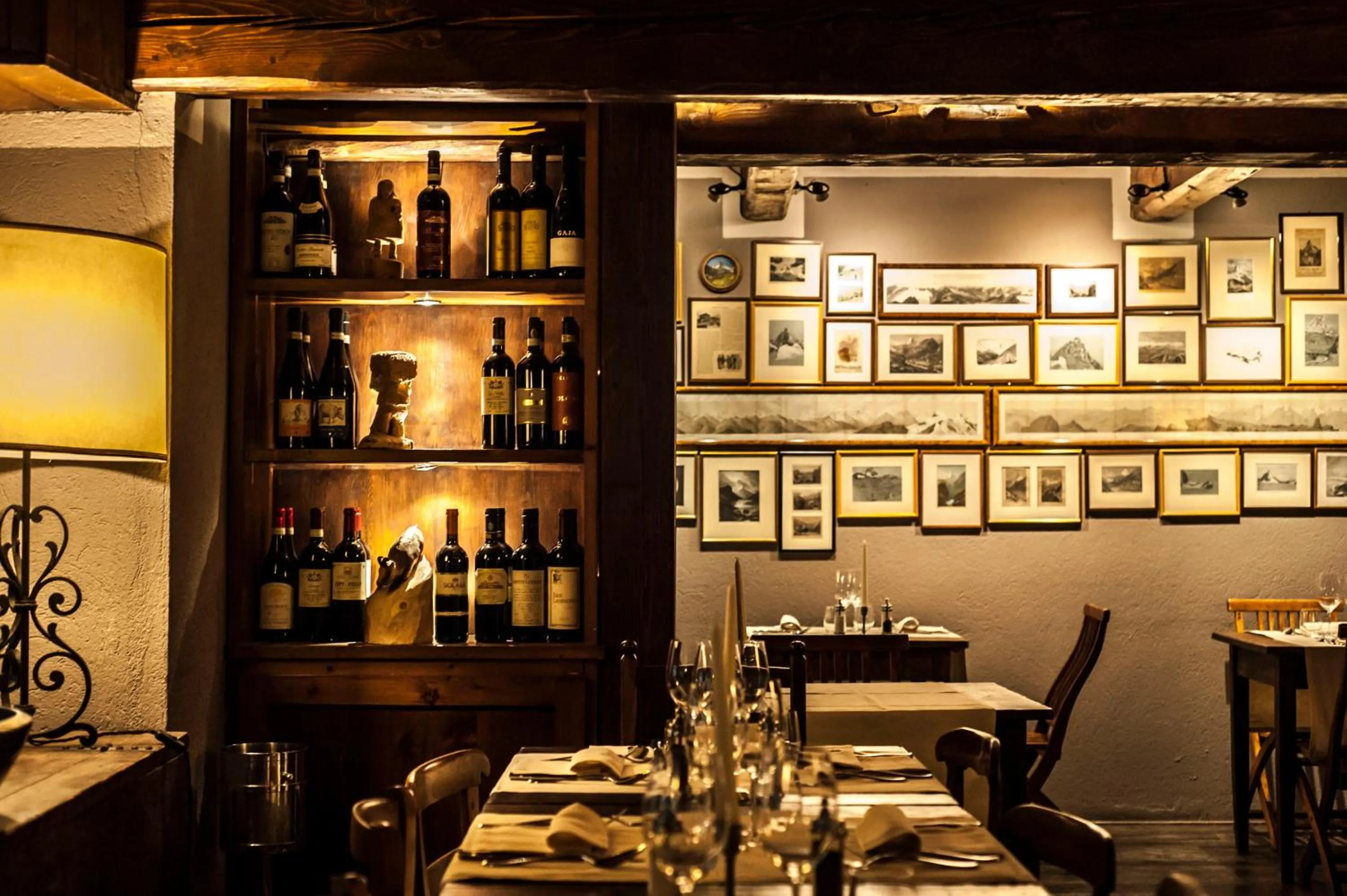 Restaurant/places to eat in Les Neiges D'Antan