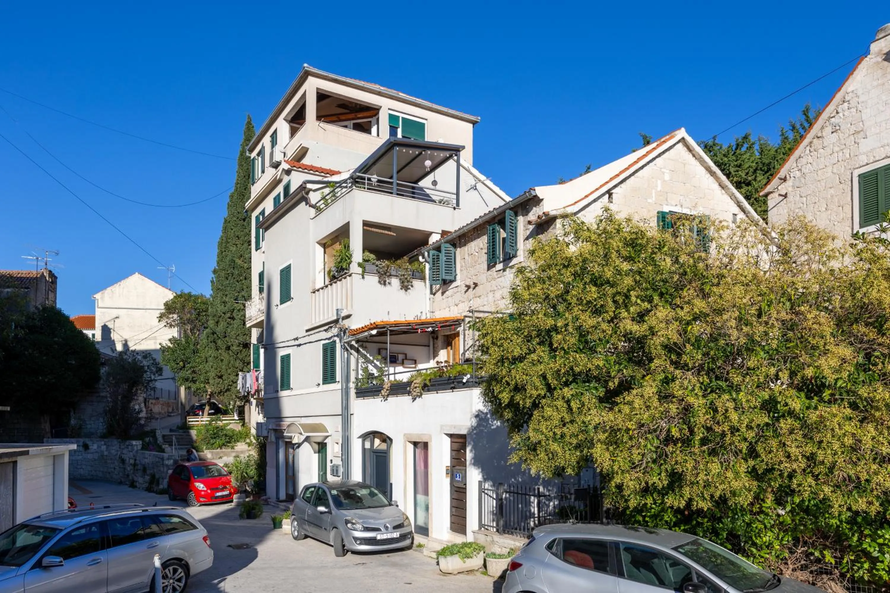 Property building in Apartment Dome