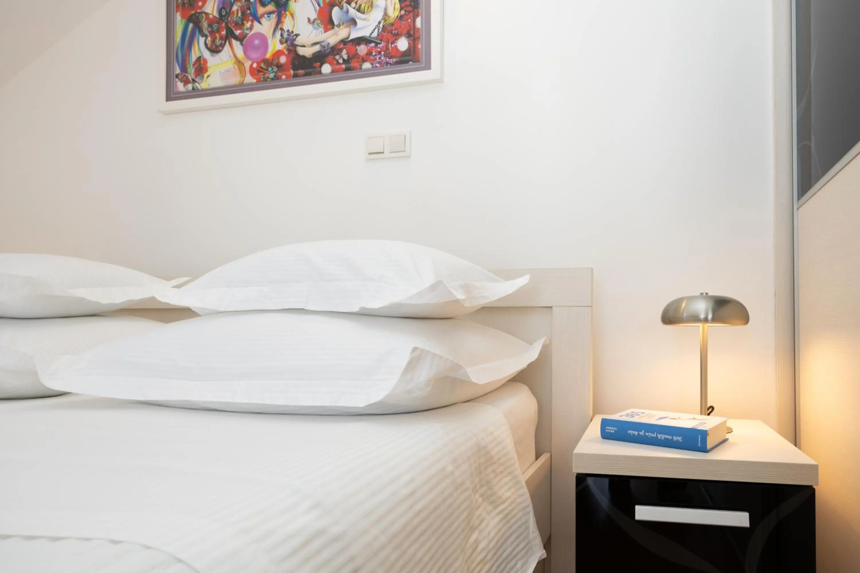 Bedroom, Bed in Apartment Dome