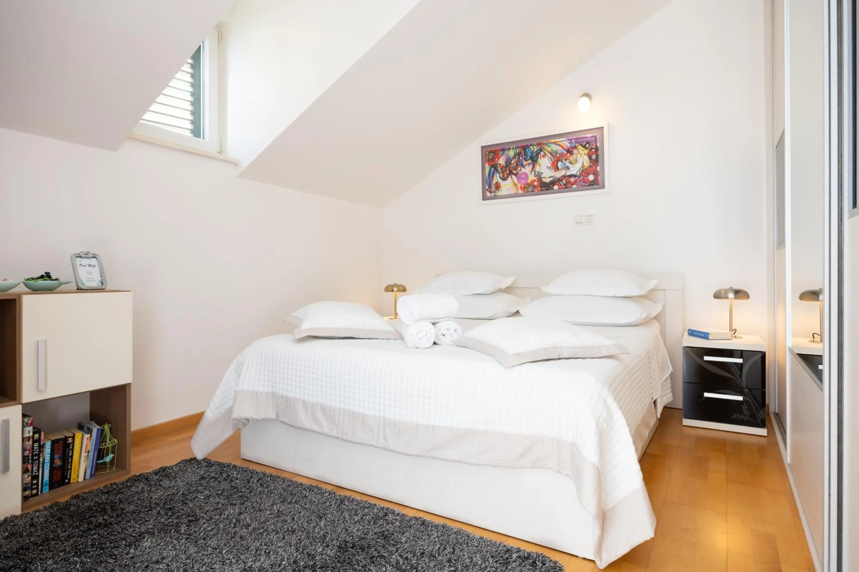 Bedroom, Bed in Apartment Dome