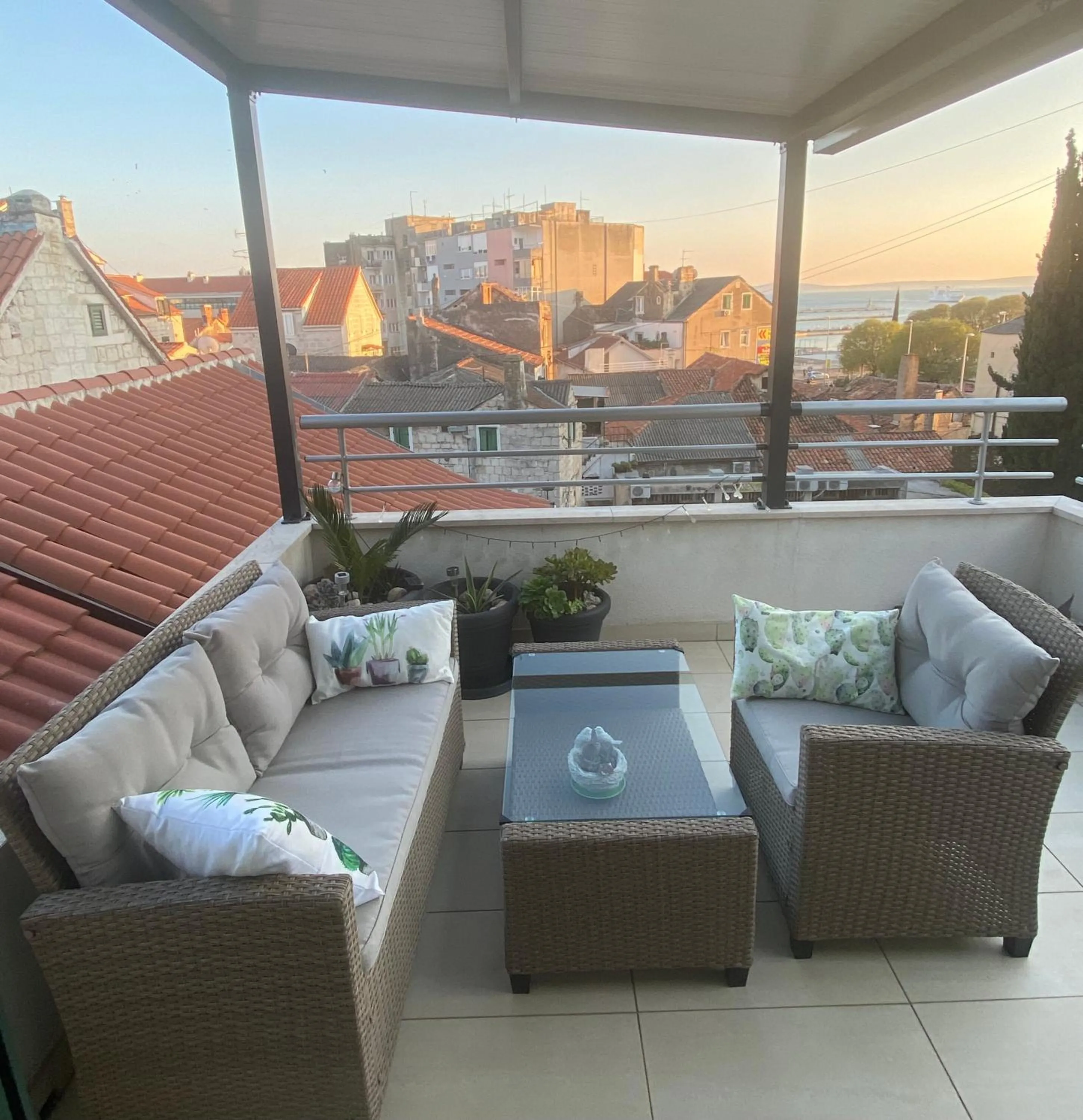 Day in Apartment Dome