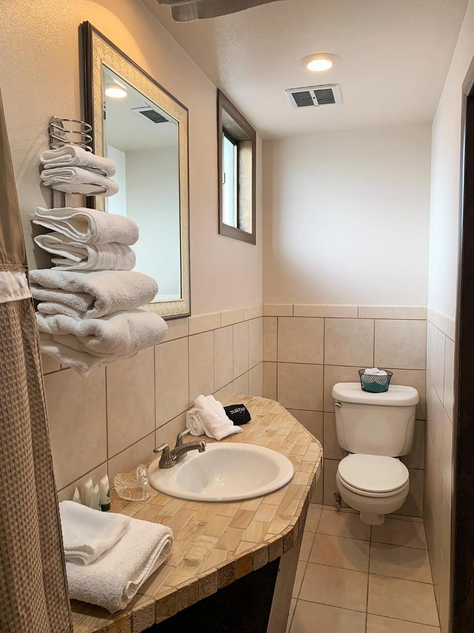 Breakers Boutique Inn