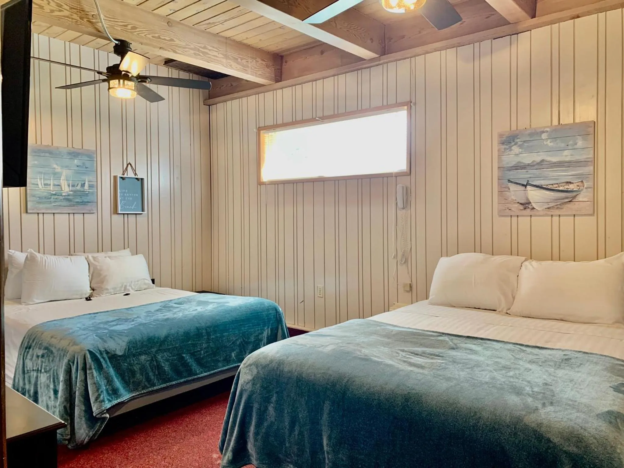 Bedroom in Breakers Boutique Inn