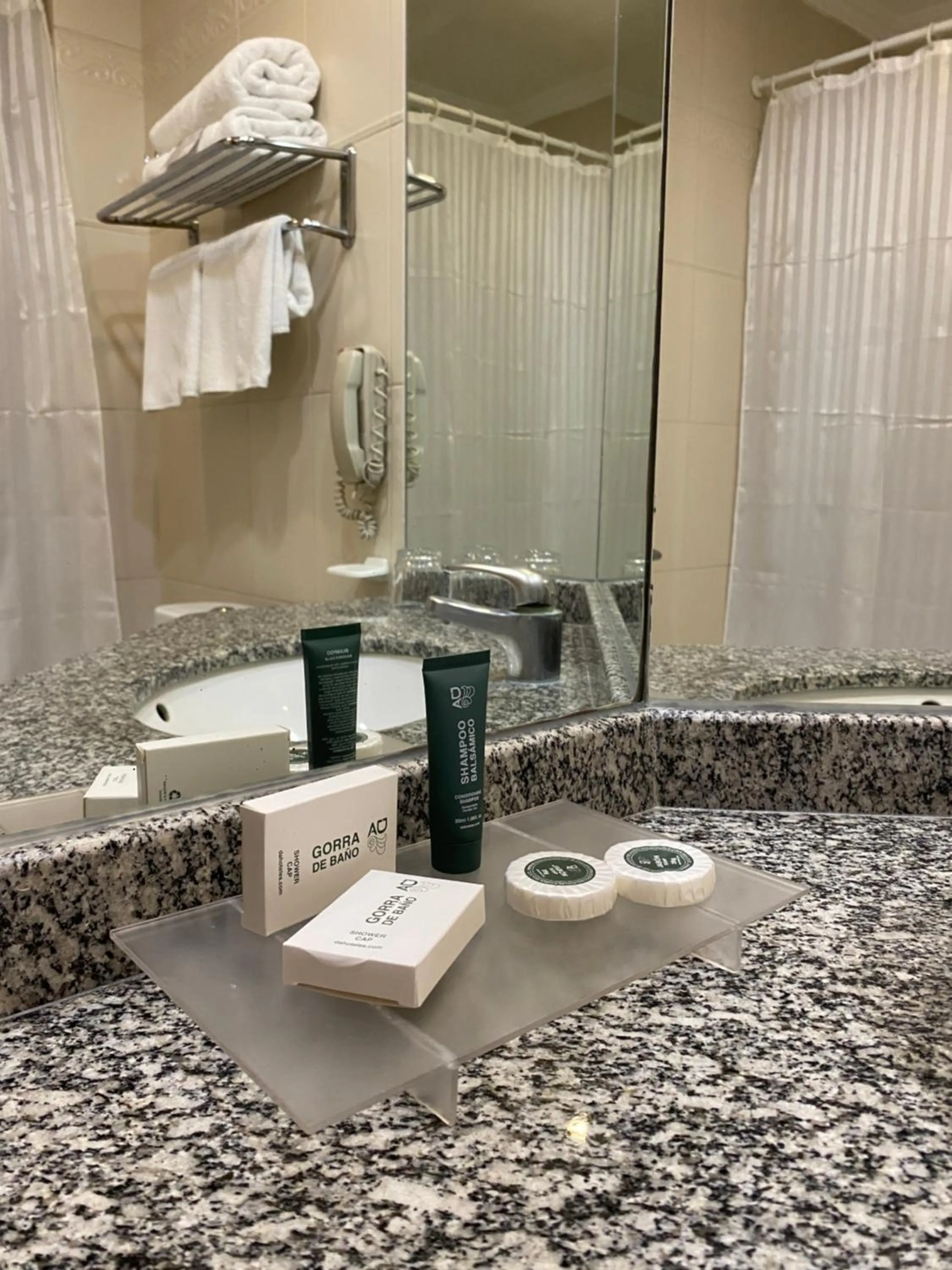 Bathroom in Hotel Diego de Almagro Aeropuerto