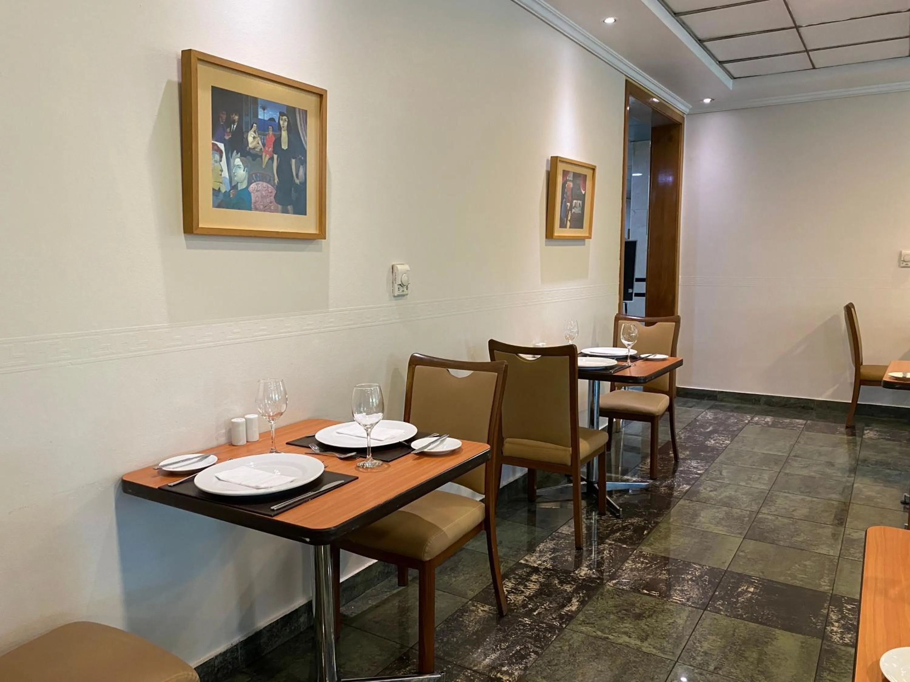 Restaurant/places to eat in Hotel Diego de Almagro Aeropuerto