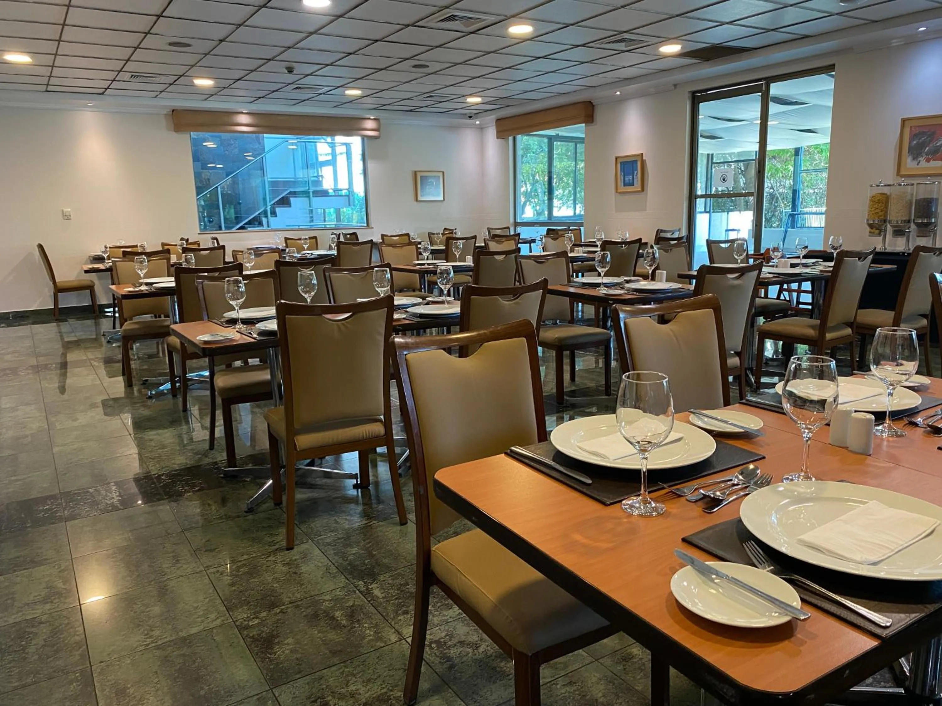 Restaurant/places to eat in Hotel Diego de Almagro Aeropuerto