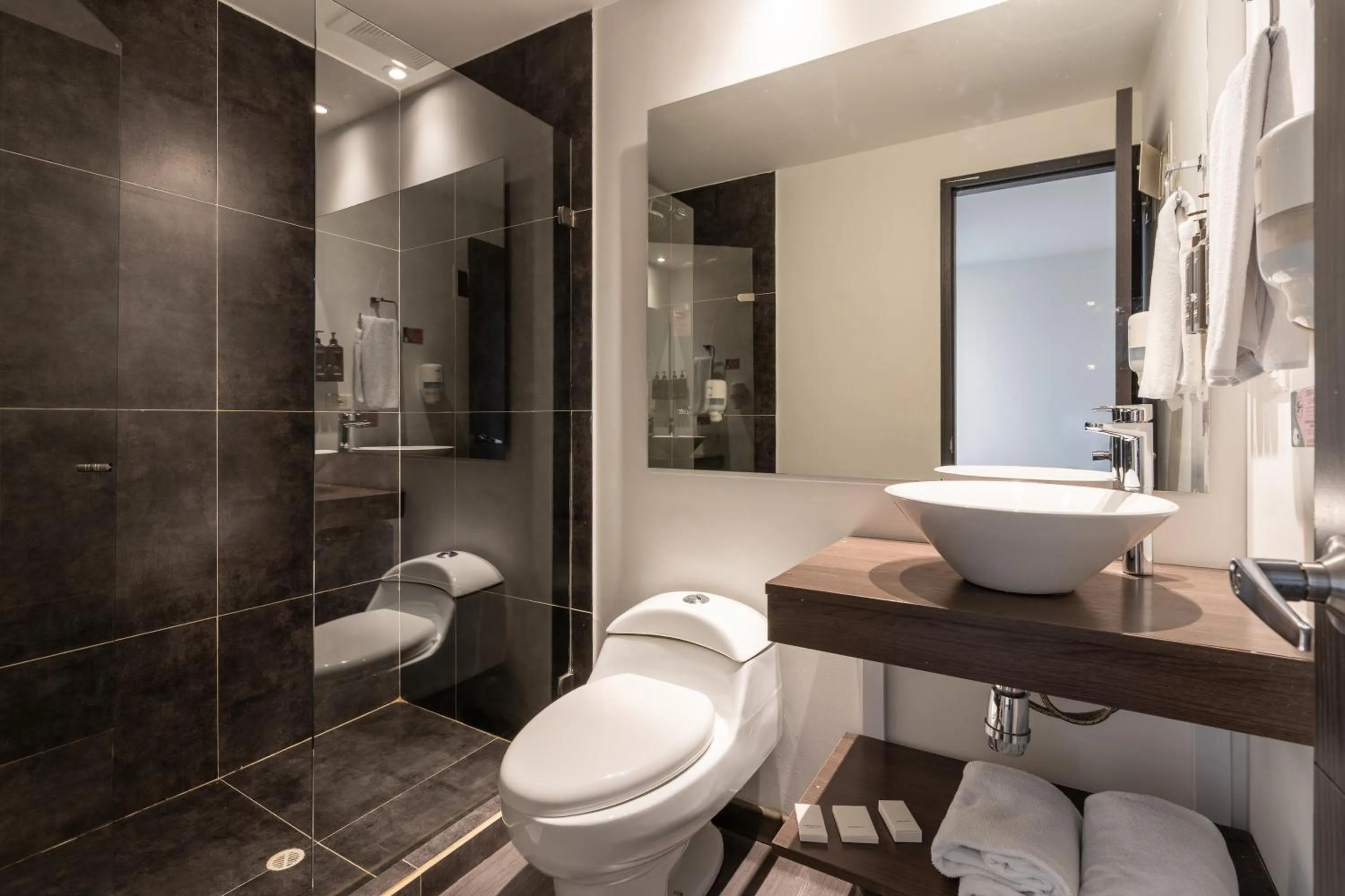 Bathroom in Pop Art Hotel Tocancipá y Centro de Convenciones