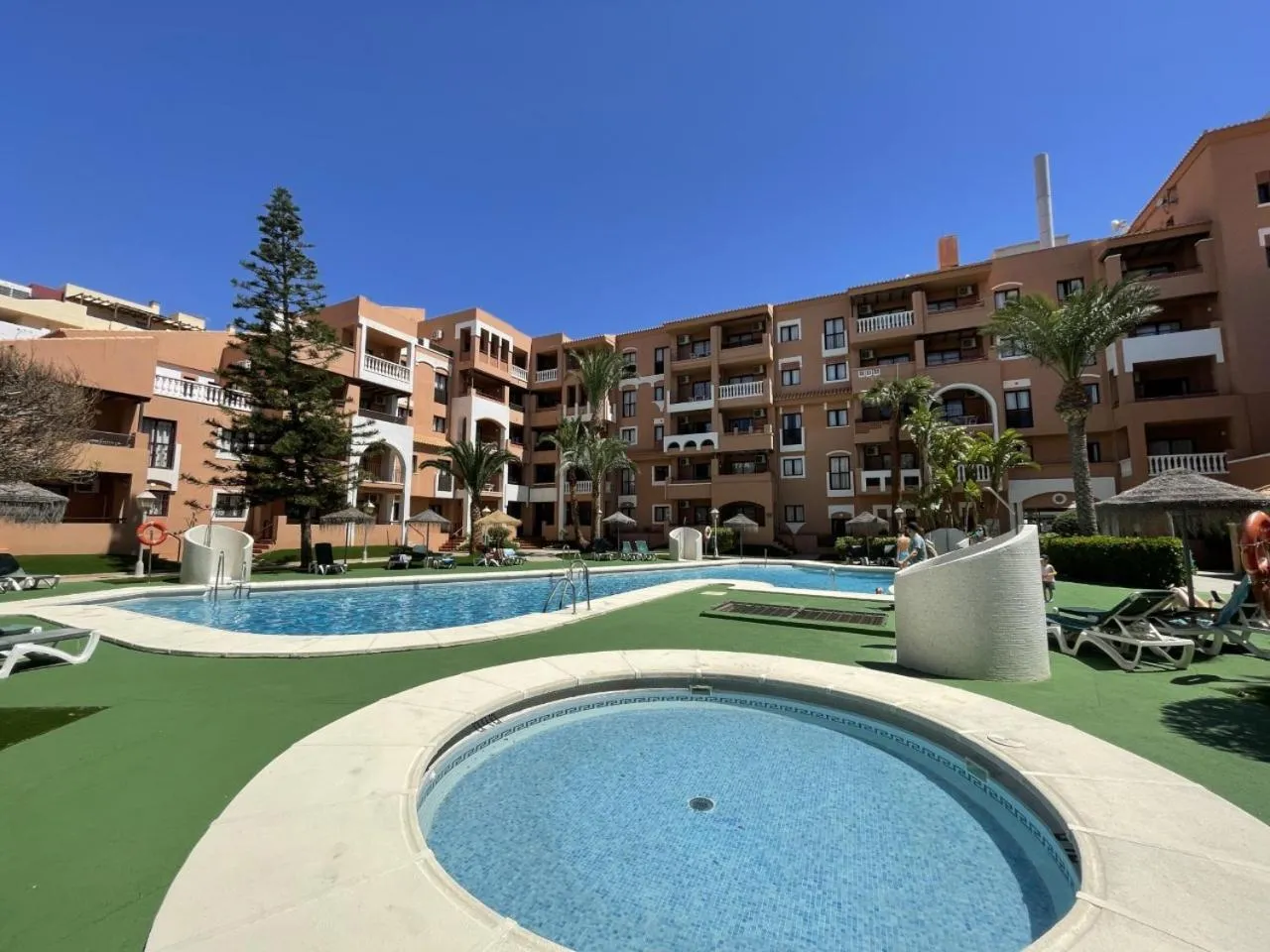 Property building in Apartamentos Estrella De Mar