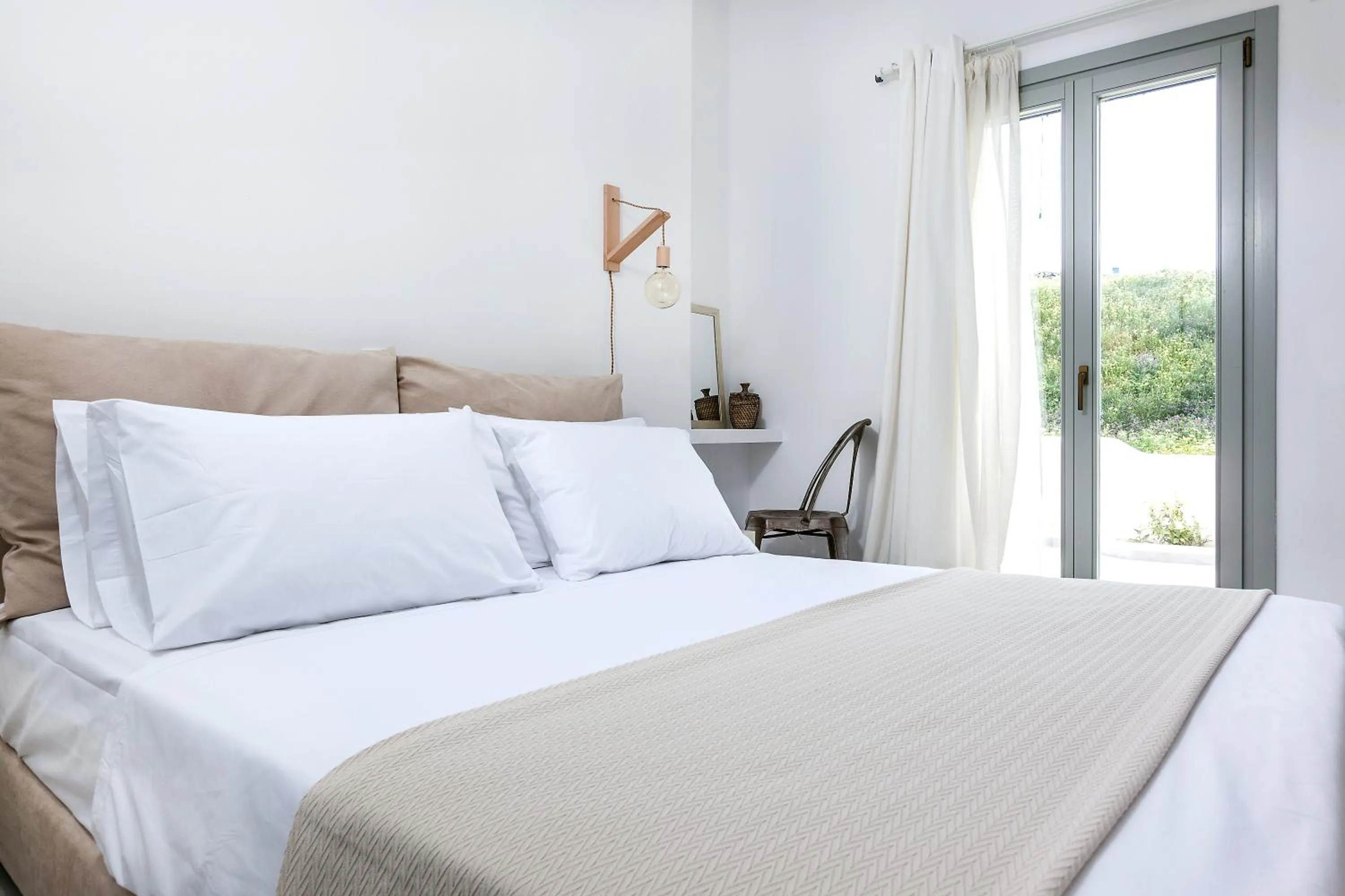 Bed in Villa Vinea Santorini