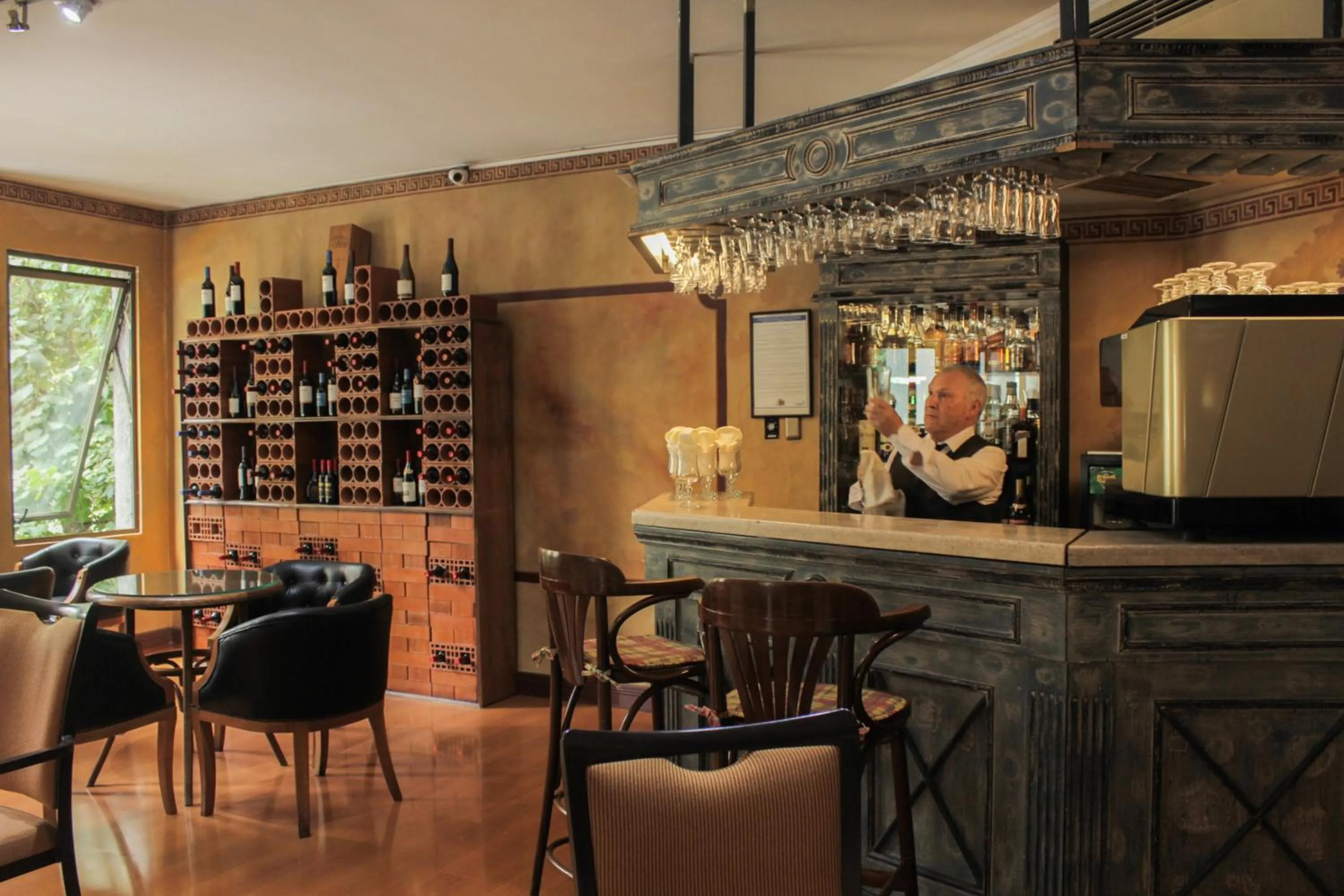 Restaurant/places to eat in Hotel Leonardo da Vinci