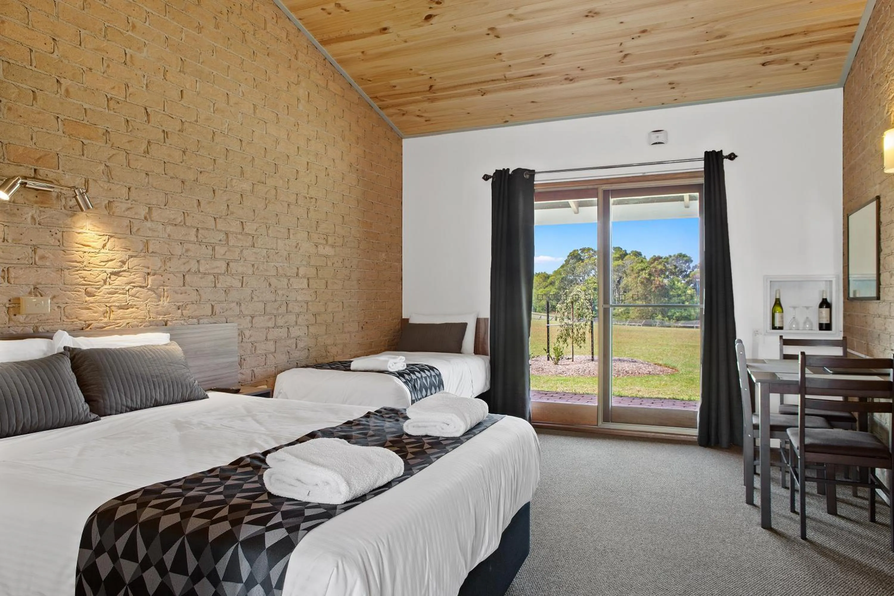 Bed in Lookout Mountain Retreat