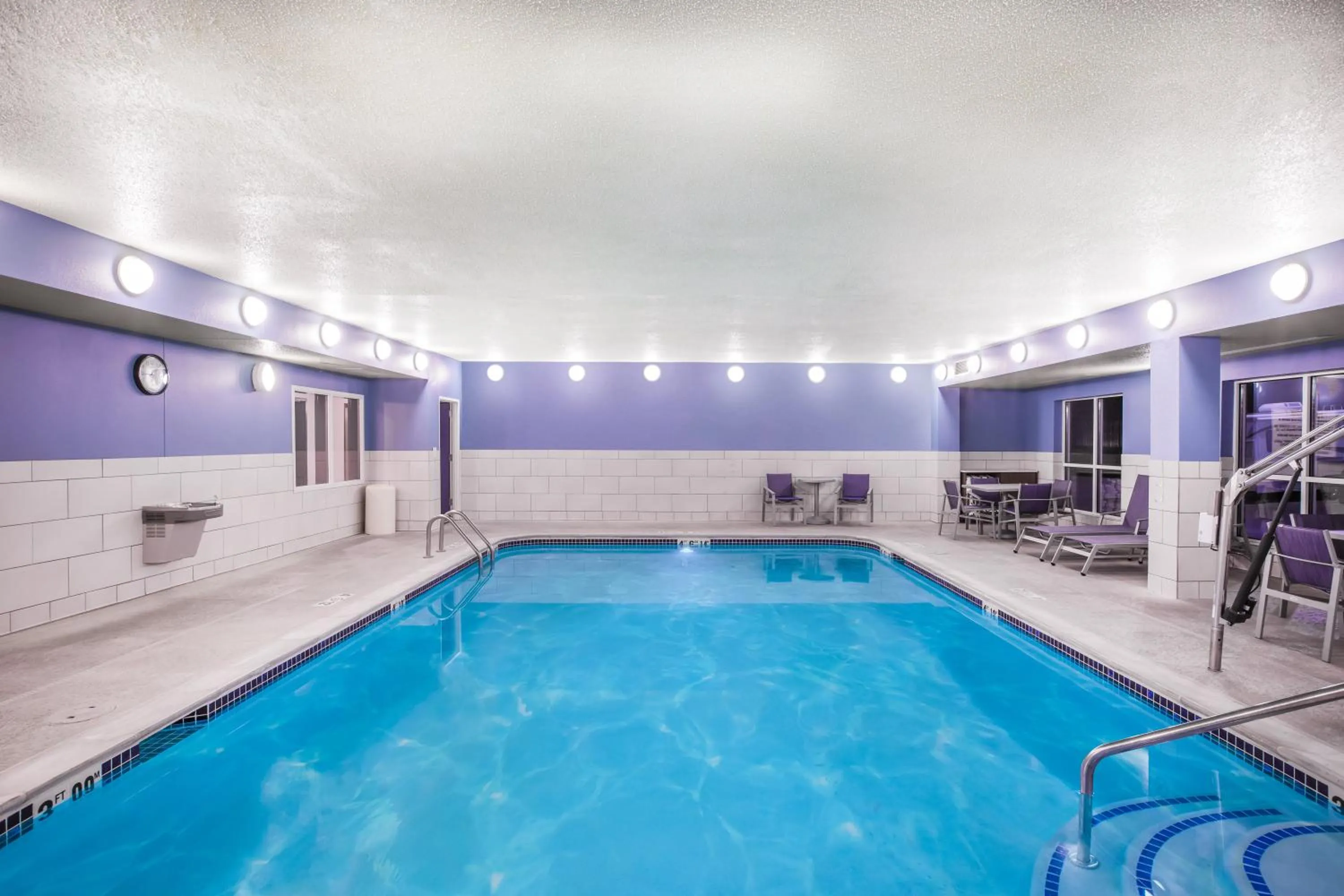 Swimming pool in Holiday Inn Express & Suites Bellevue -Omaha Area- by IHG