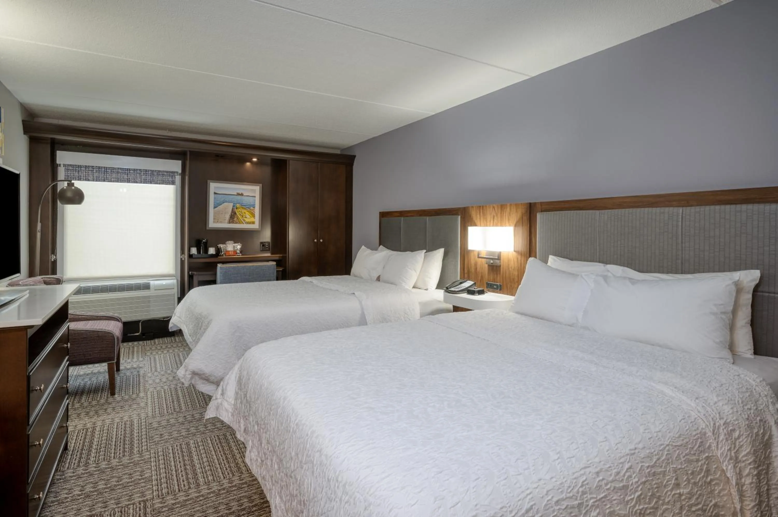 Bed in Hampton Inn Janesville