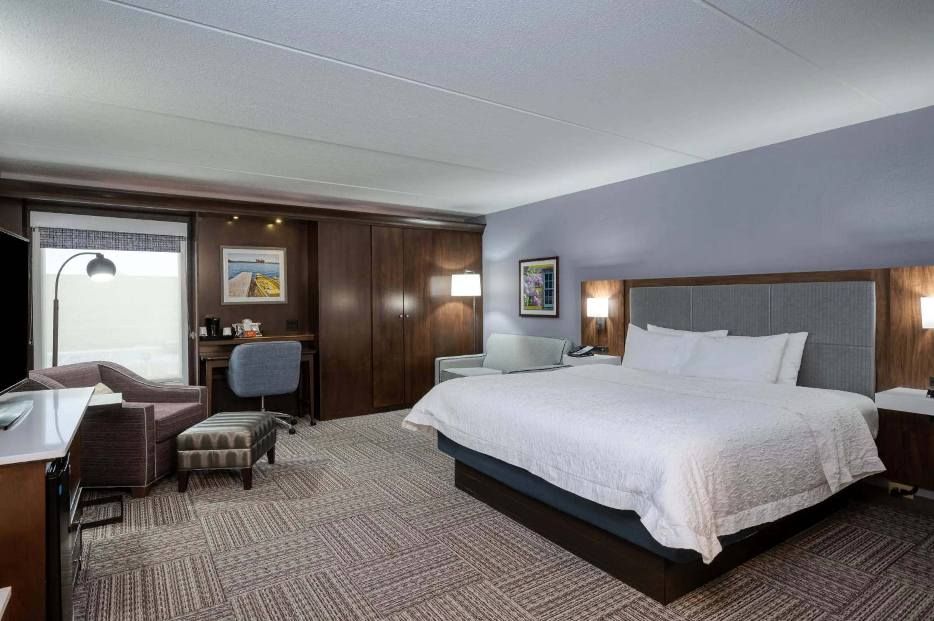 Bed in Hampton Inn Janesville