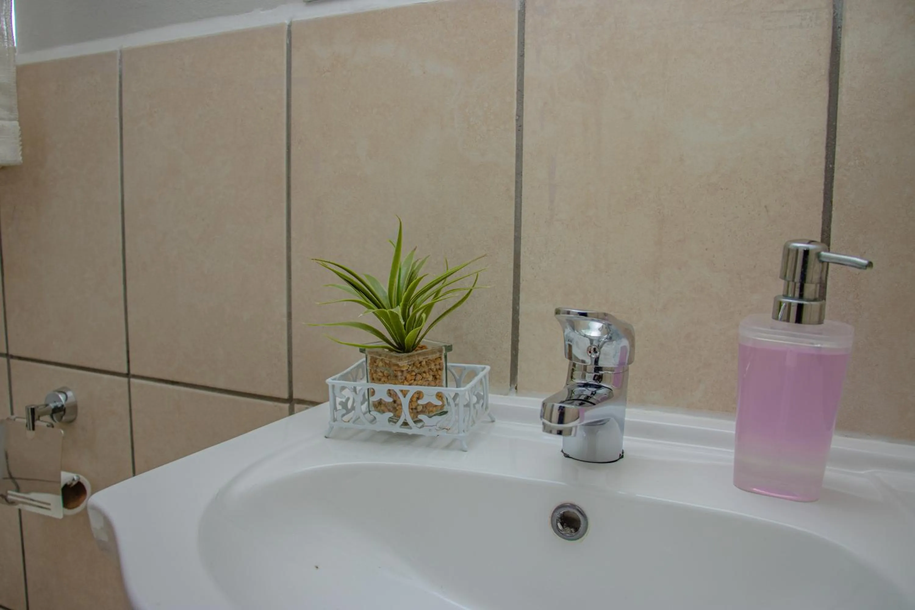 Bathroom in Woodpecker's Inn Guest House