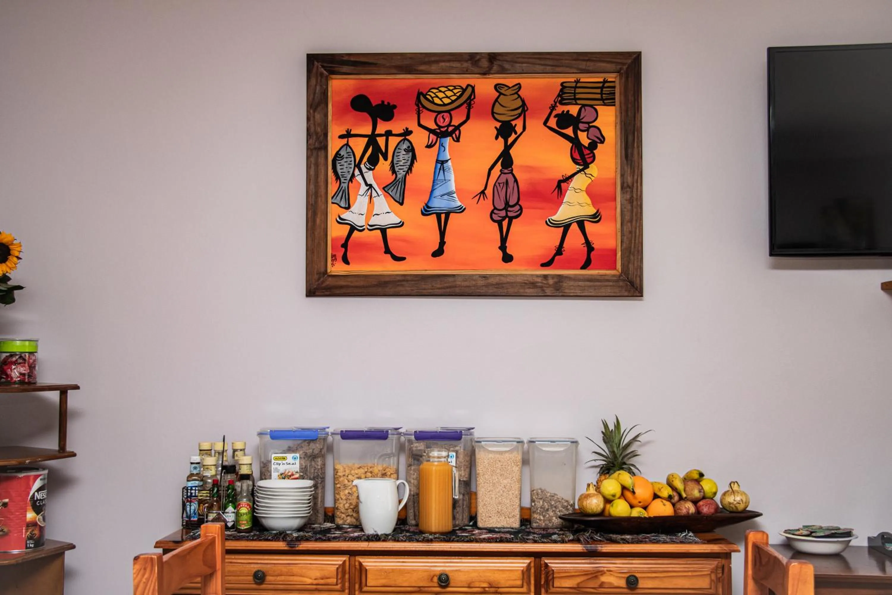 Food and drinks in Woodpecker's Inn Guest House