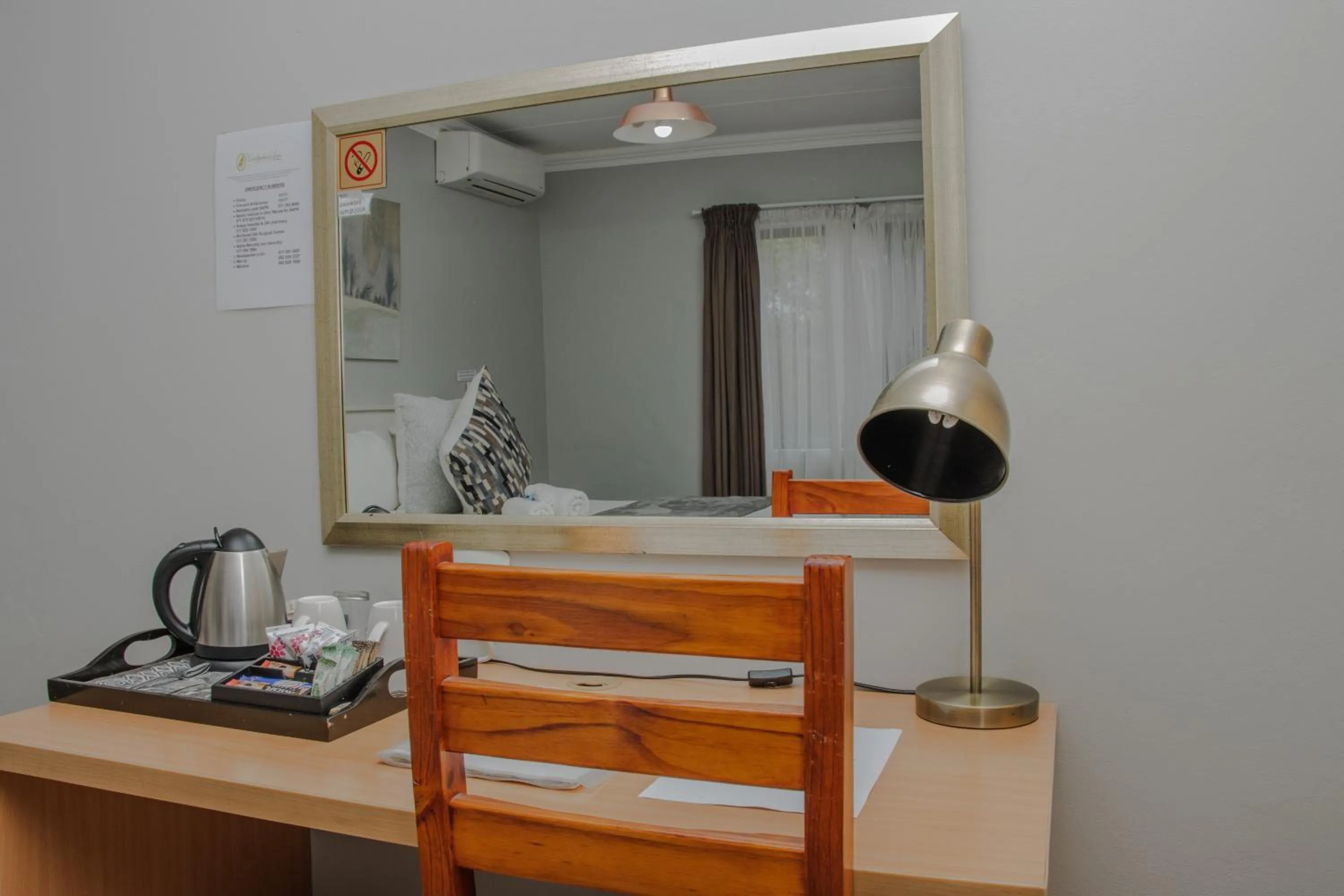 Coffee/tea facilities in Woodpecker's Inn Guest House