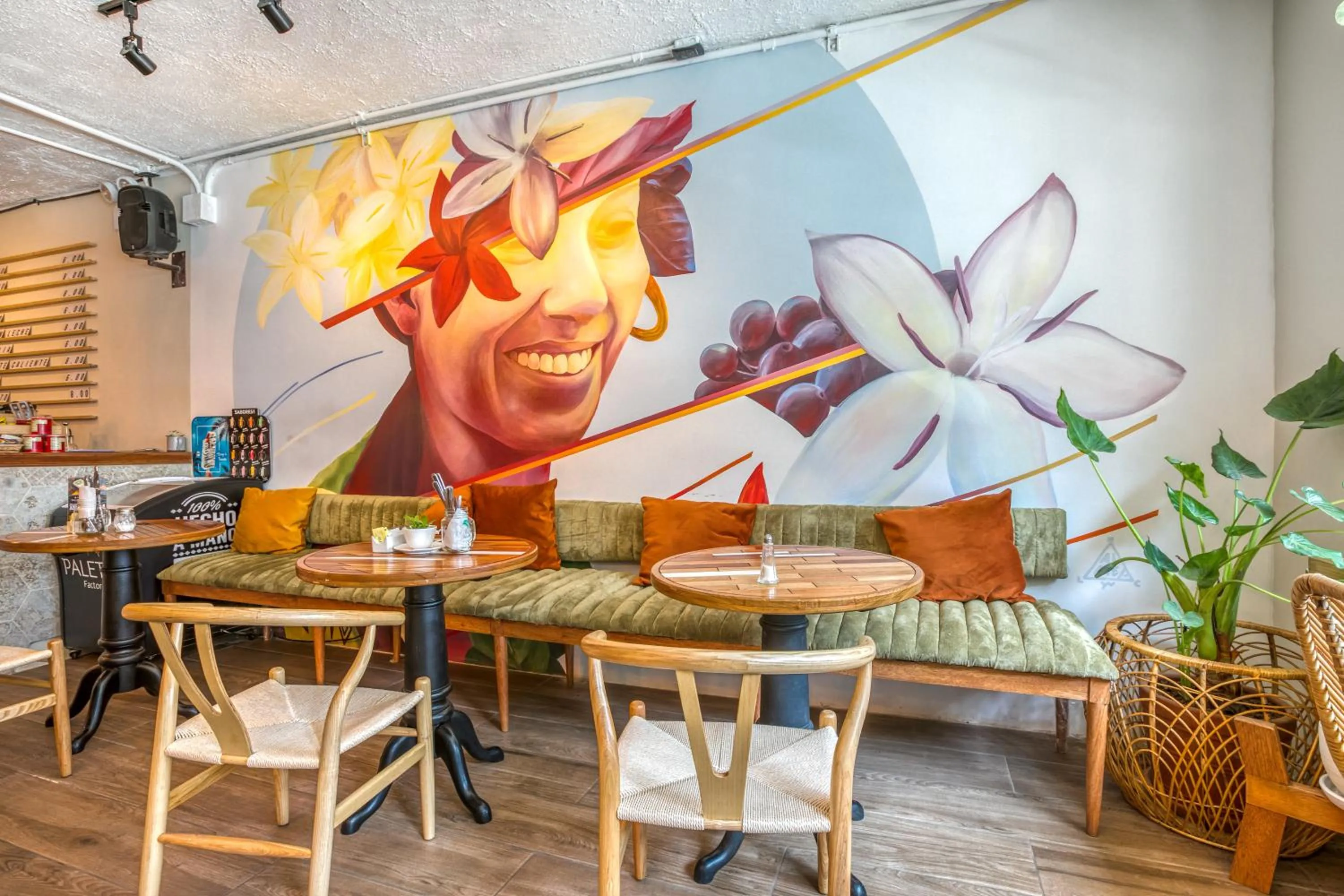 Restaurant/places to eat in NAIA Miraflores Lima