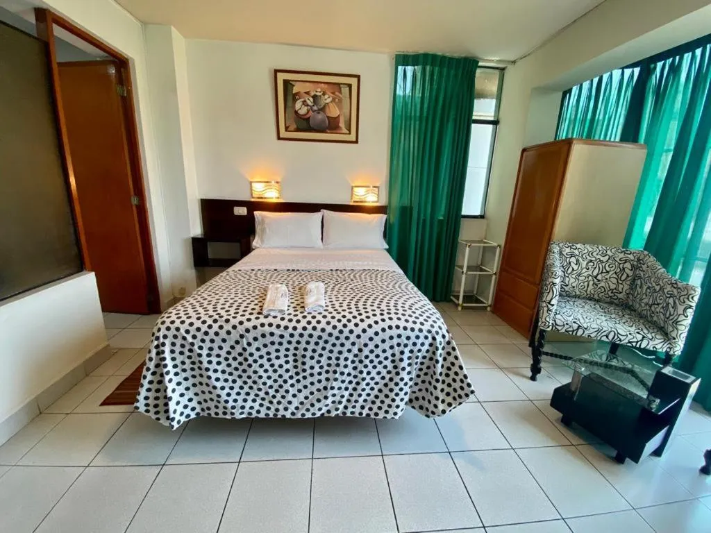 Bed in CasaHotel Jockey Plaza Mall