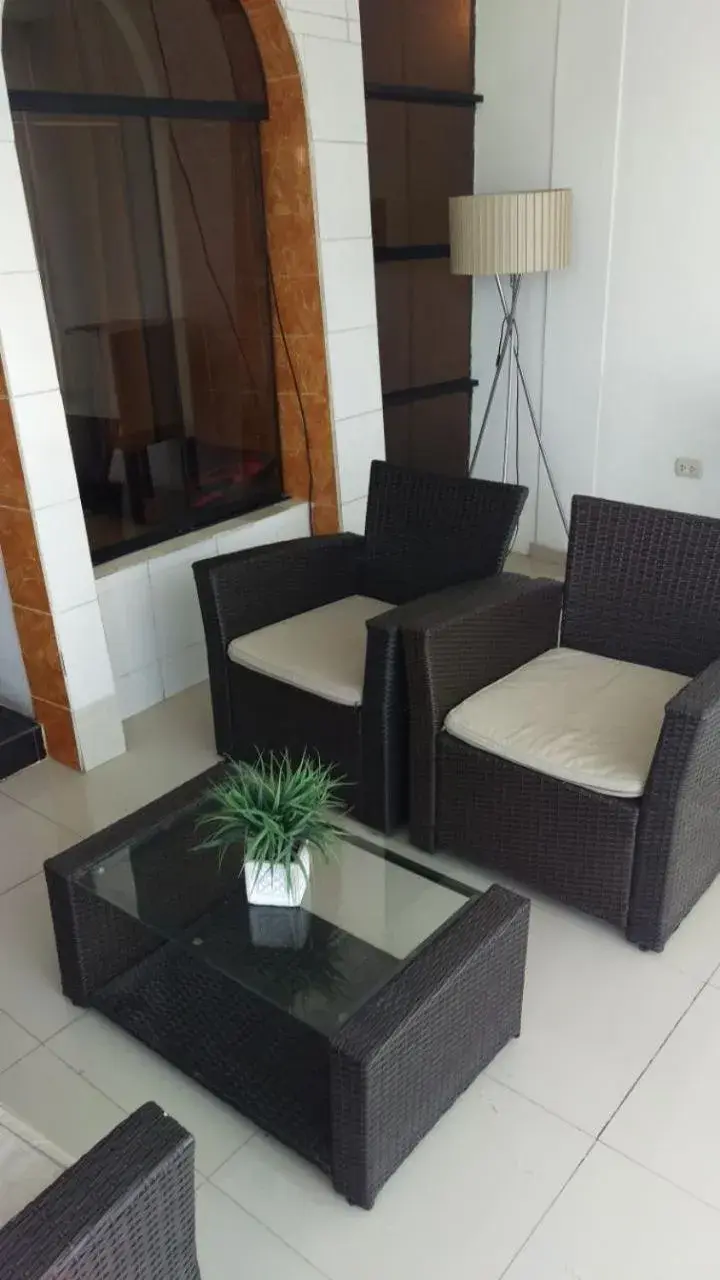 Double Room with Spa Bath in CasaHotel Jockey Plaza Mall Double Room with Spa Bath in CasaHotel Jockey Plaza Mall