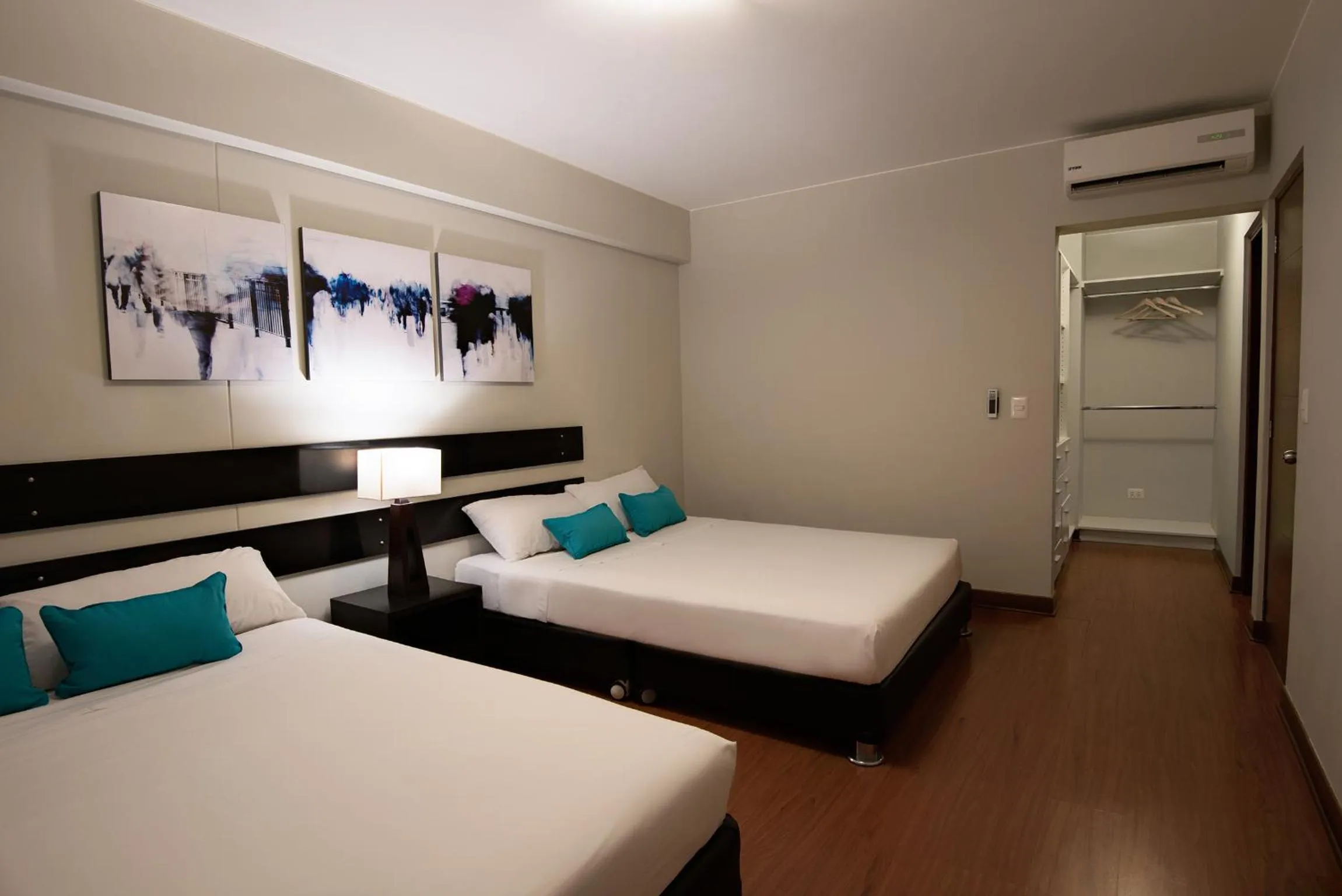 Photo of the whole room, Bed in Mariel Hotel Boutique