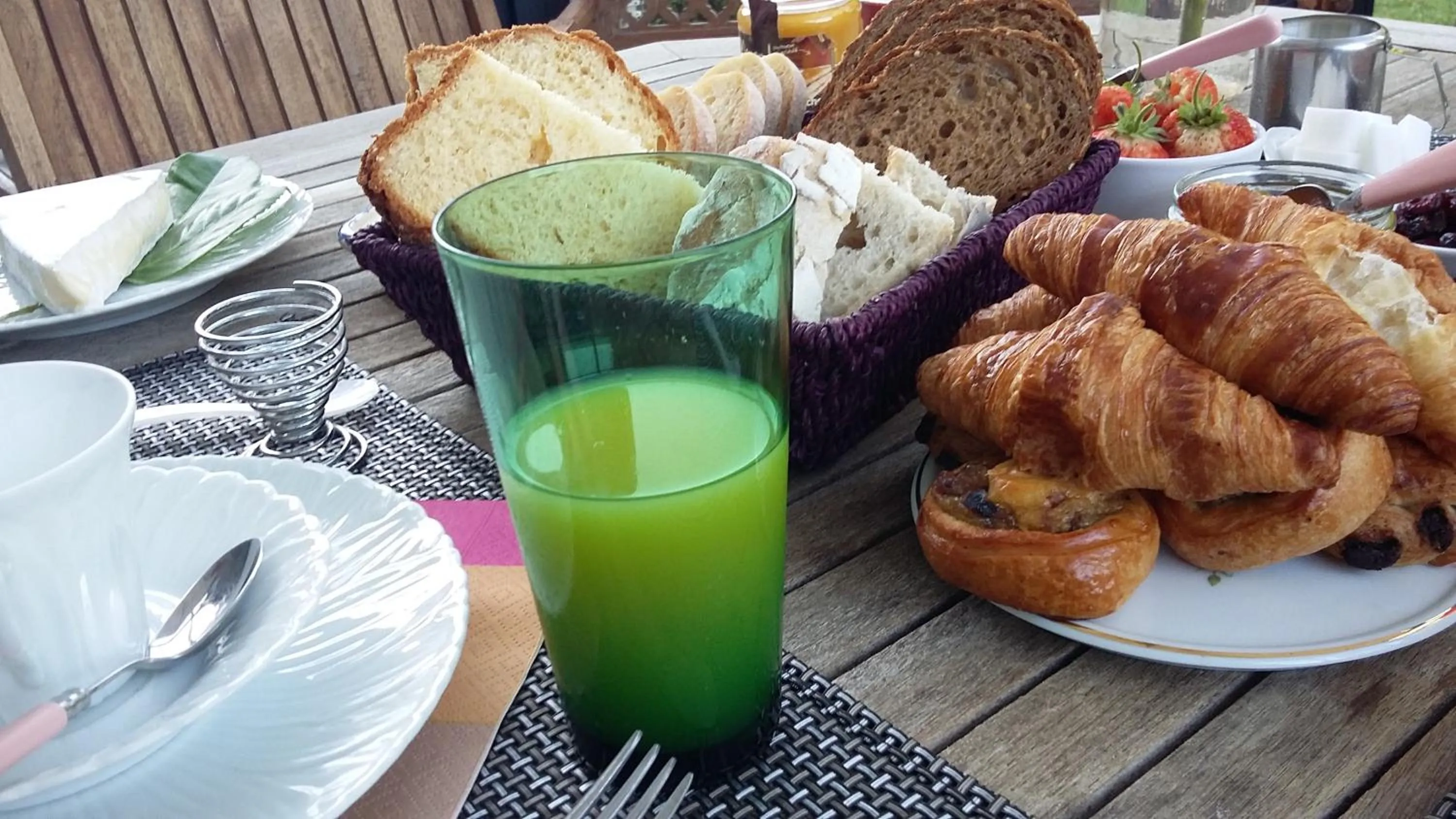 Food and drinks in Les Hauts de la Cluse