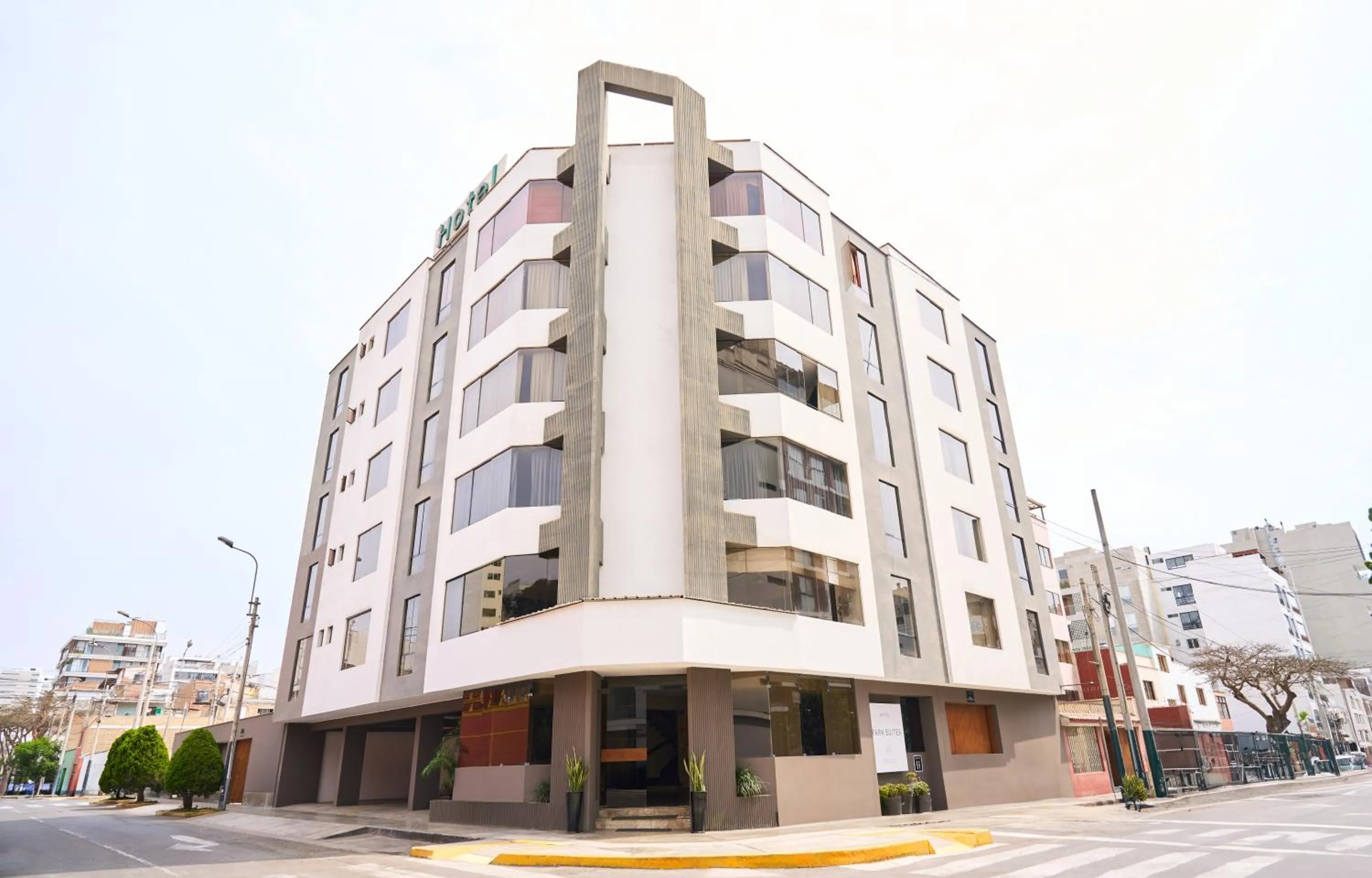 Property building in Hotel Park Suites