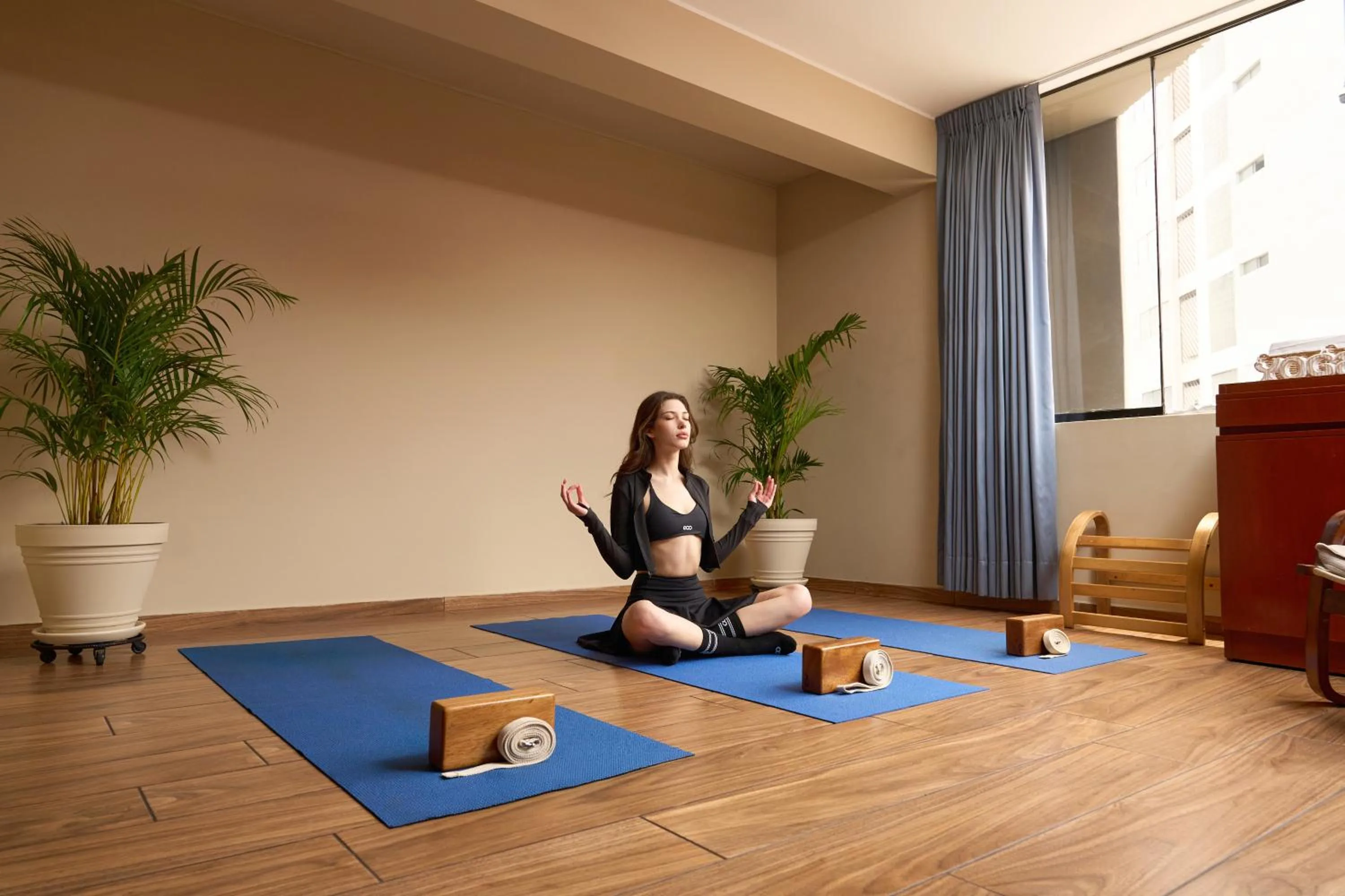 People in Hotel Park Suites