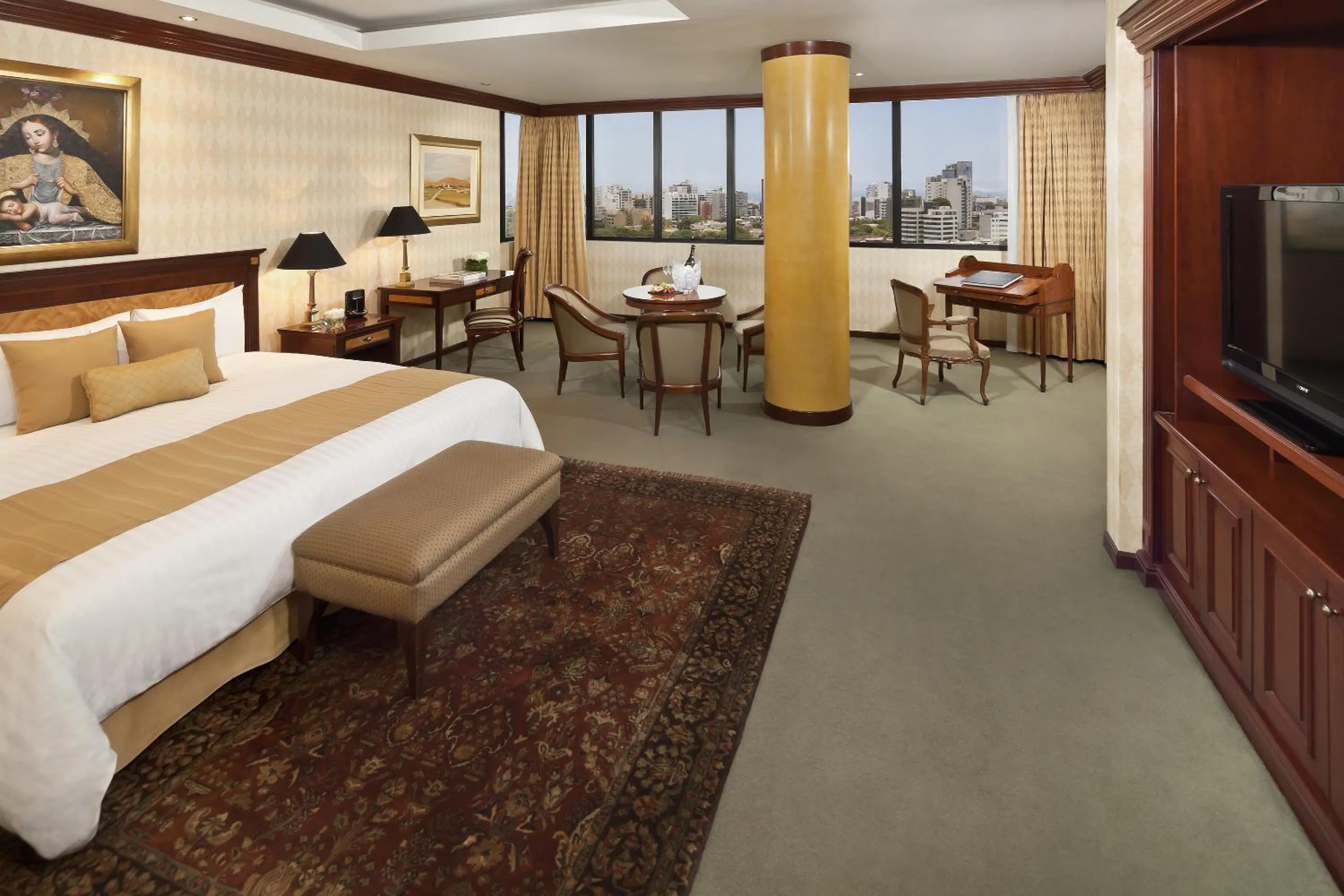 Photo of the whole room, Bed in Hotel Melia Lima