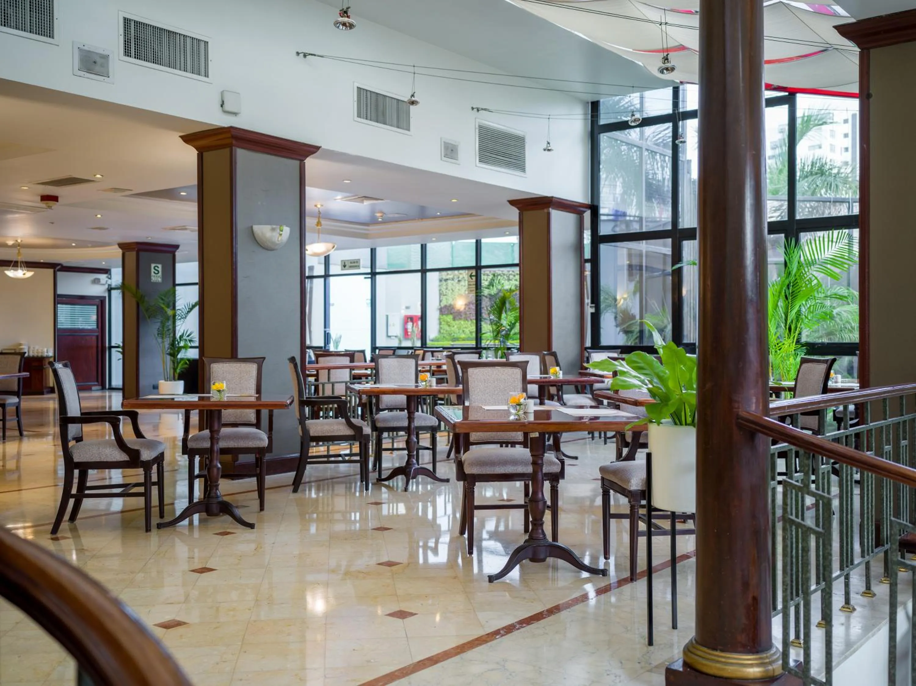 Restaurant/places to eat in Hotel Melia Lima