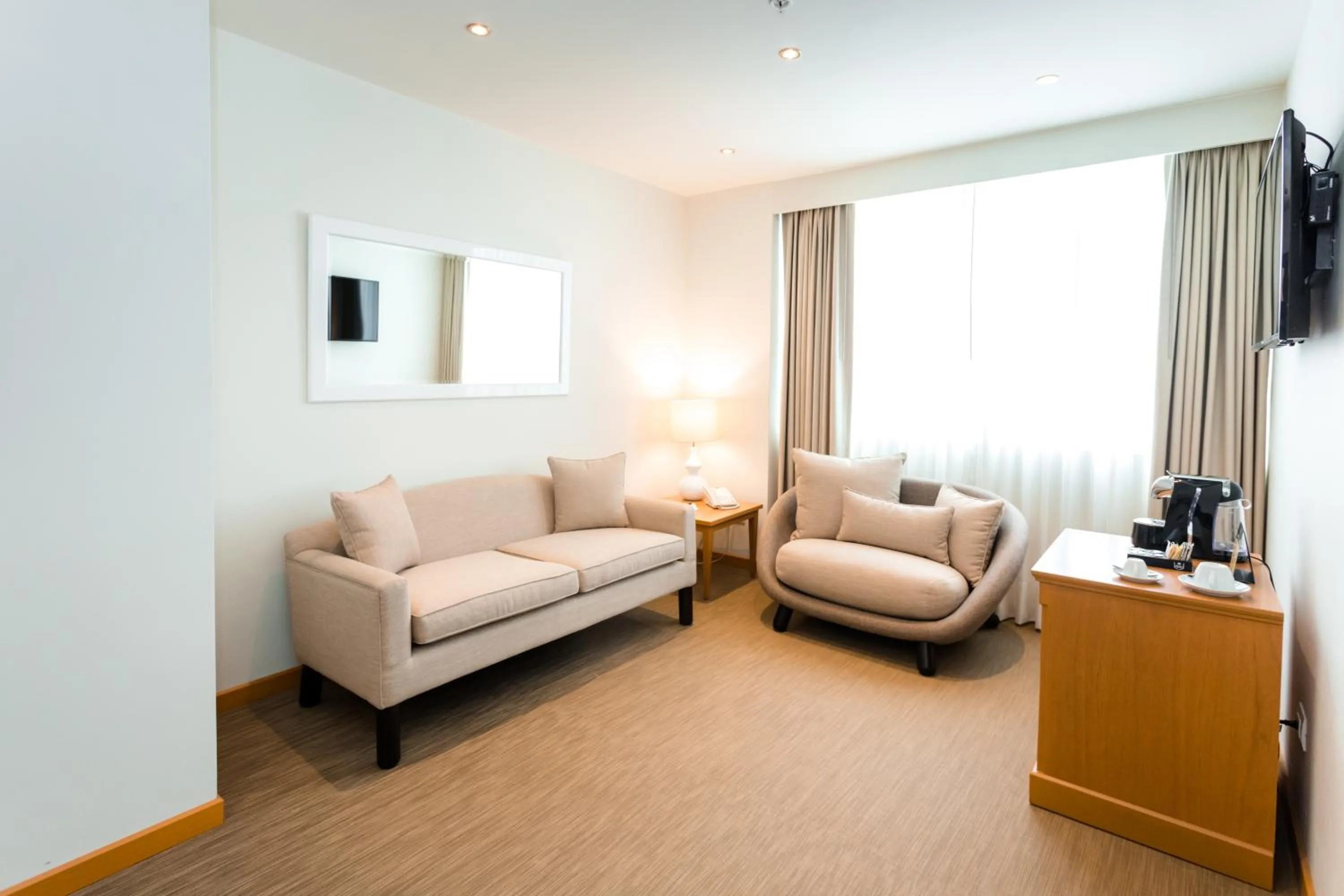 Living room in Hotel Melia Lima