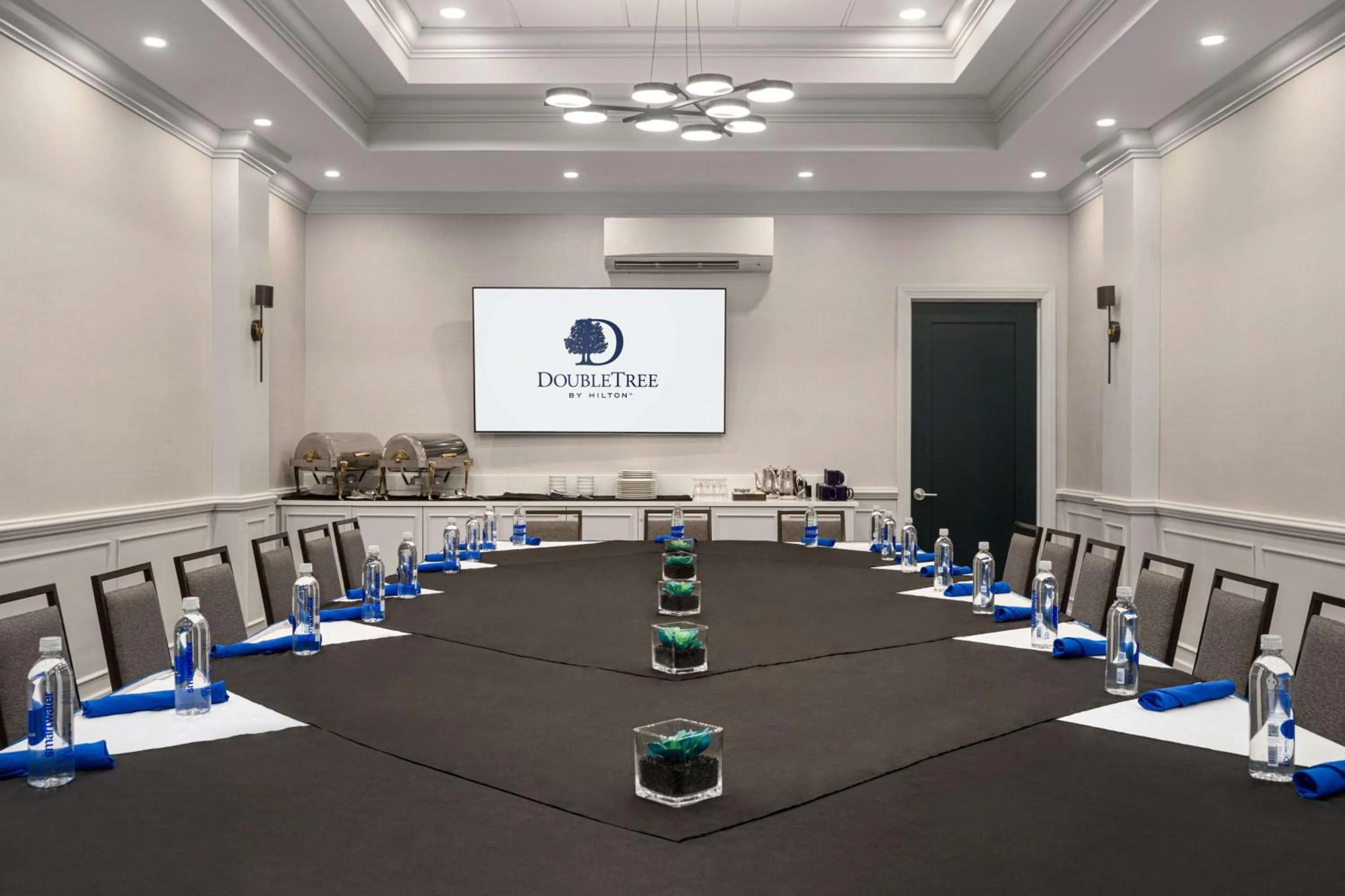 Meeting/conference room in Crowne Plaza Hotel Fort Myers at Bell Tower Shops, an IHG Hotel