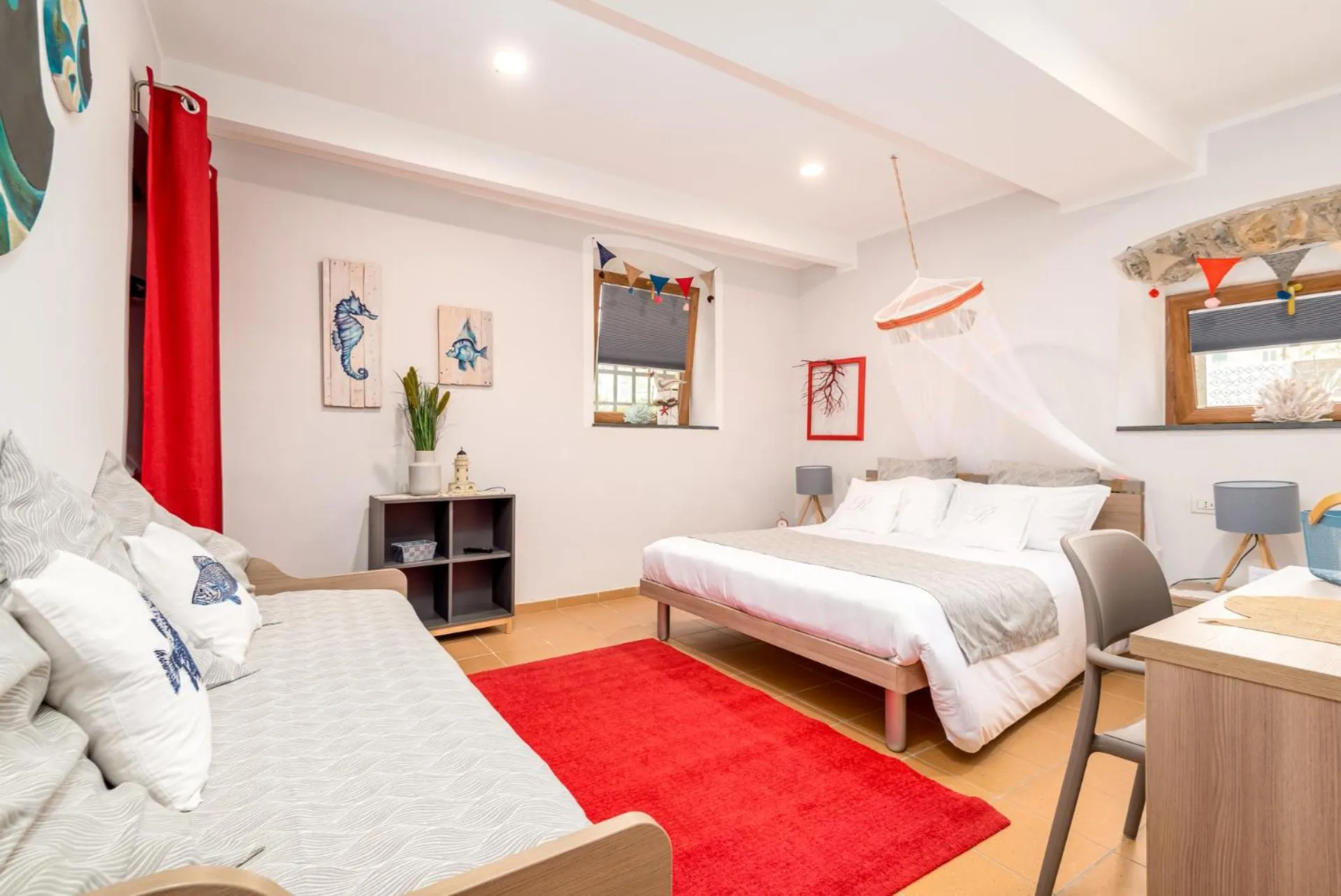 Family Room with Private Bathroom in Carugio Remilde