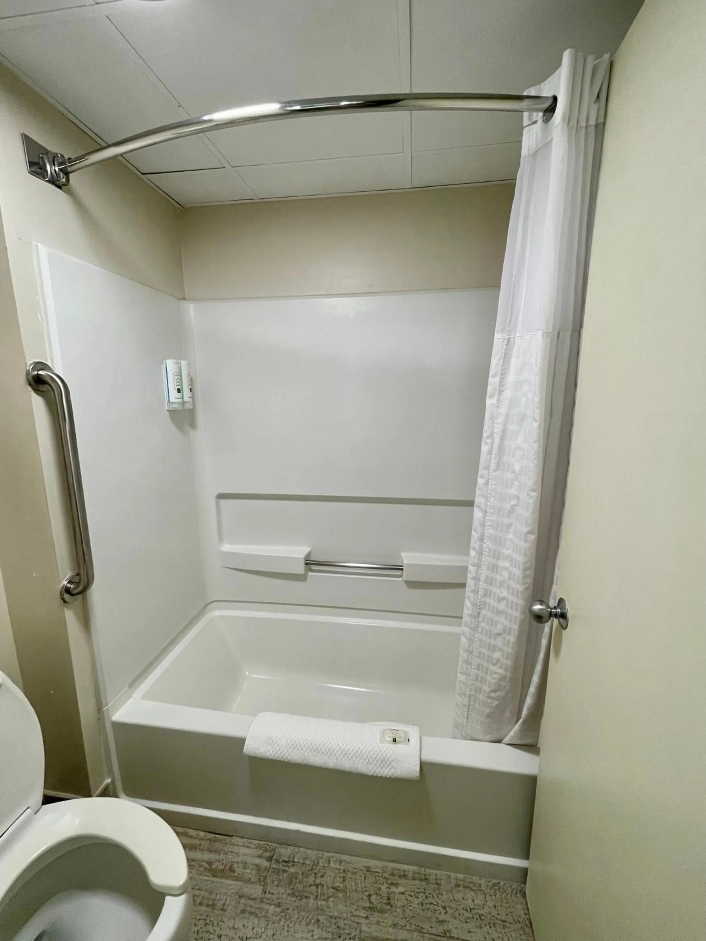 Bathroom in Quality Inn & Suites Clemmons I-40