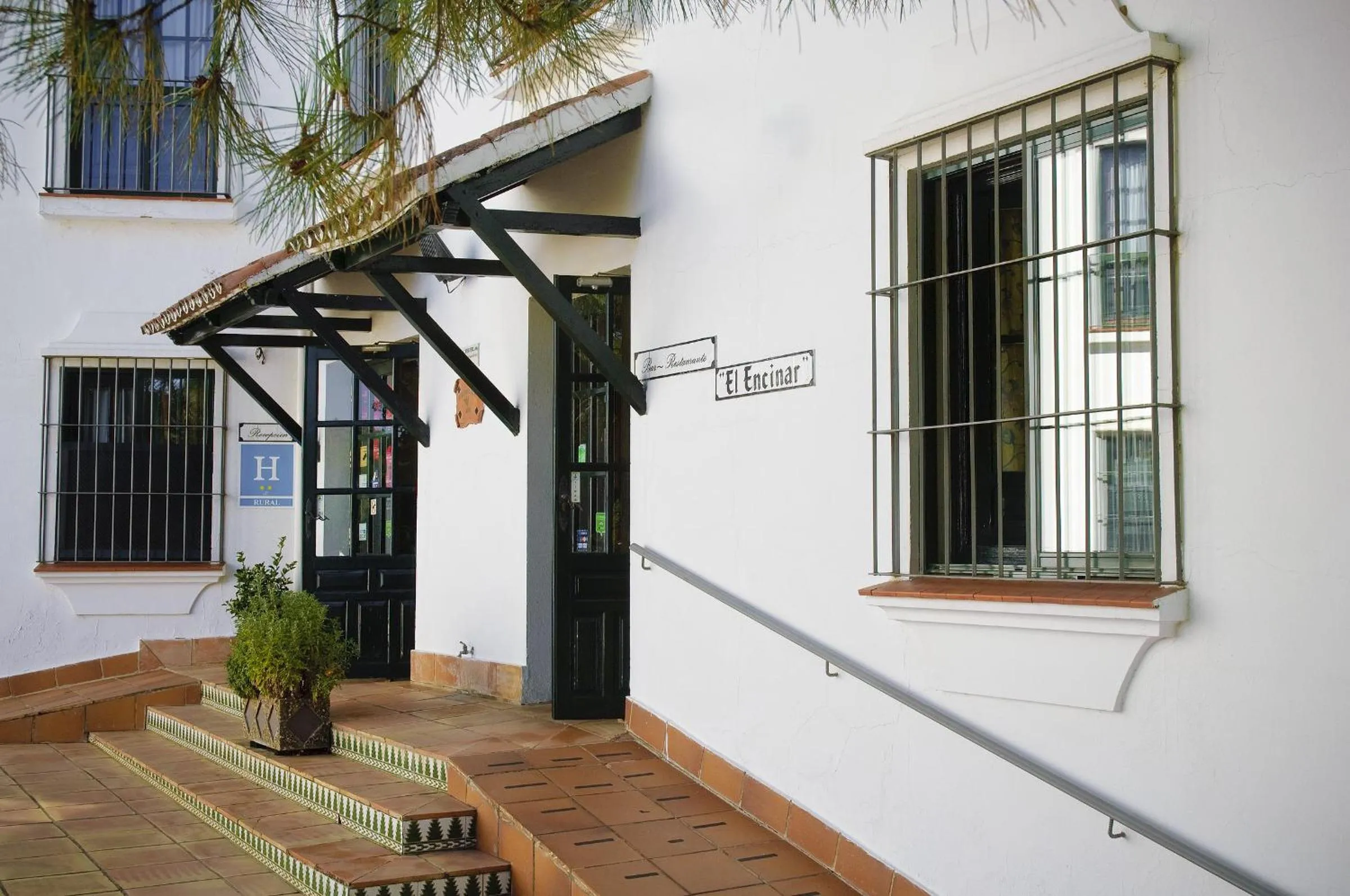 Facade/entrance in Hotel Galaroza Sierra