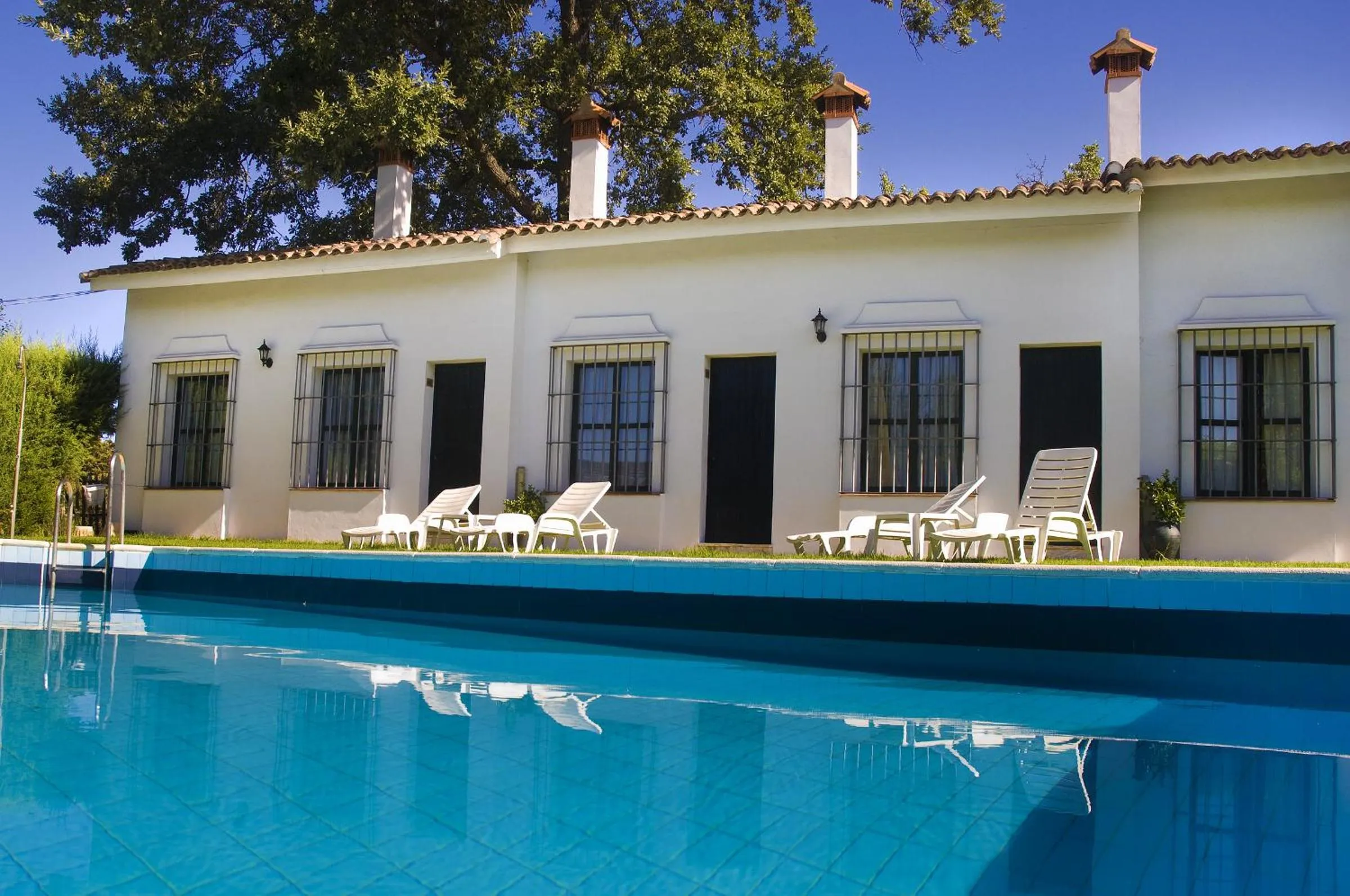 Property building in Hotel Galaroza Sierra