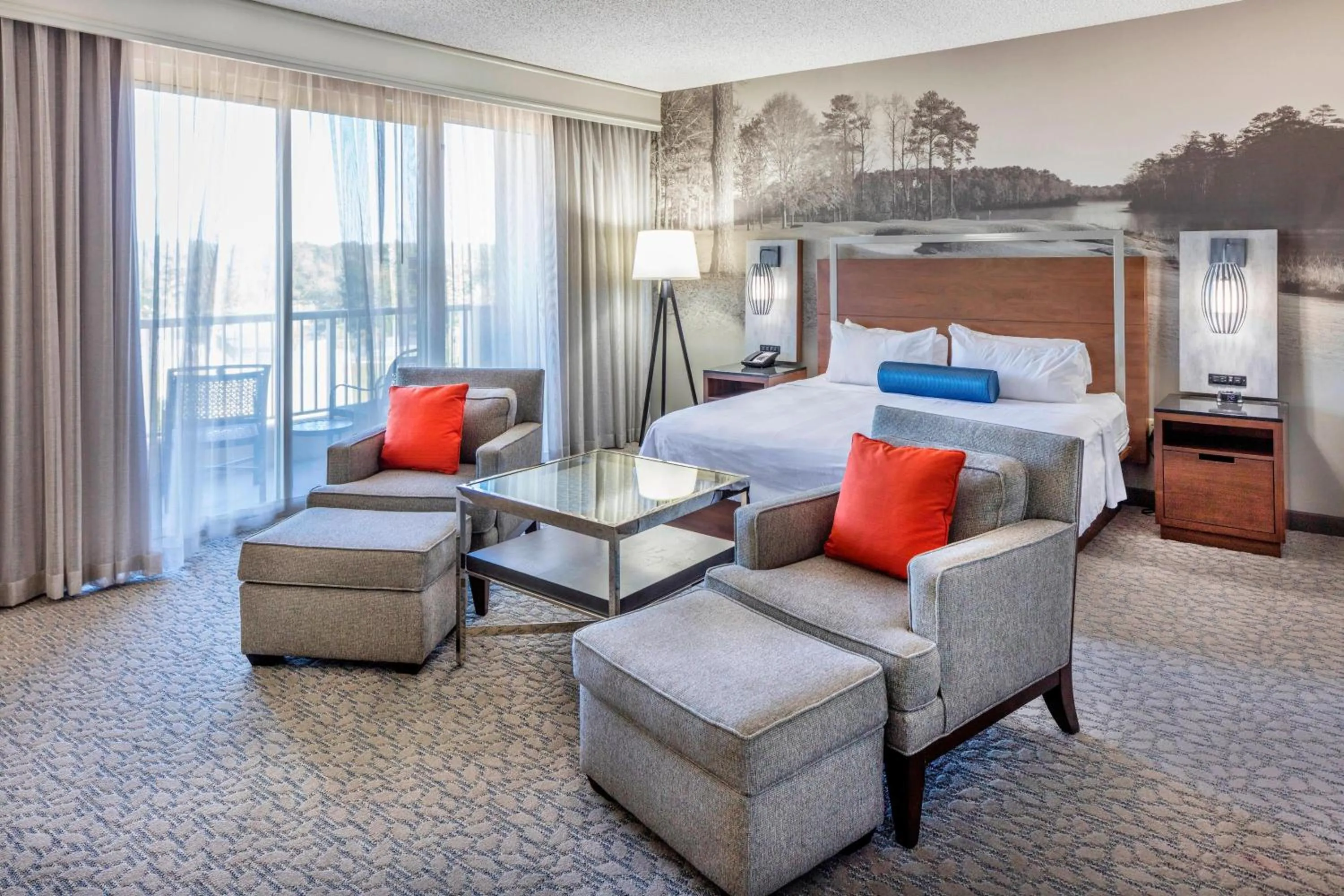 Photo of the whole room, Bed in Auburn Marriott Opelika Resort & Spa at Grand National
