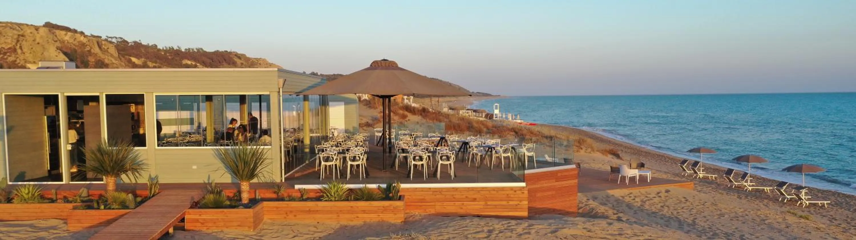 Restaurant/places to eat in Luna Minoica Suites and Apartments