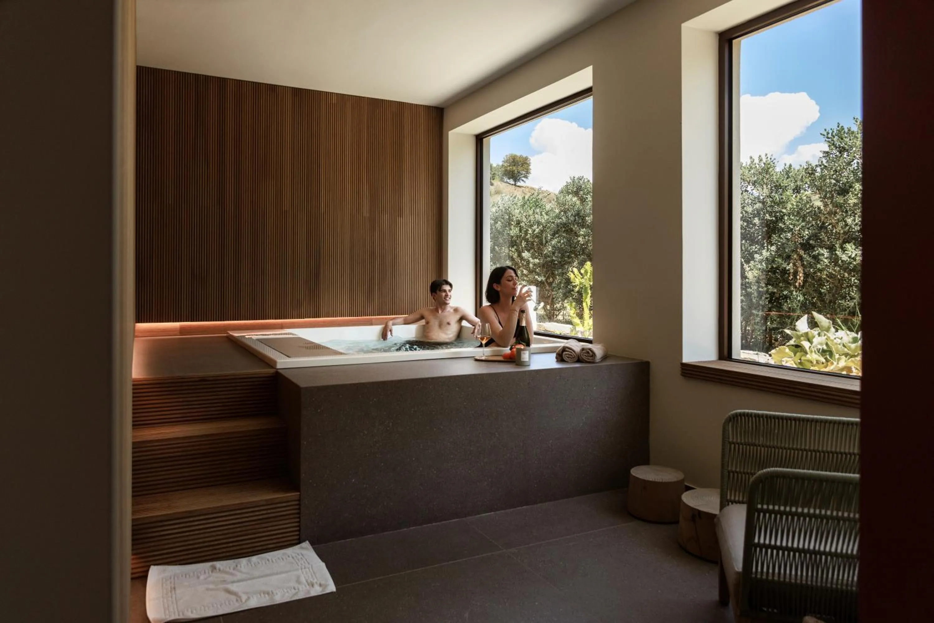 Luna Minoica Suites and Apartments