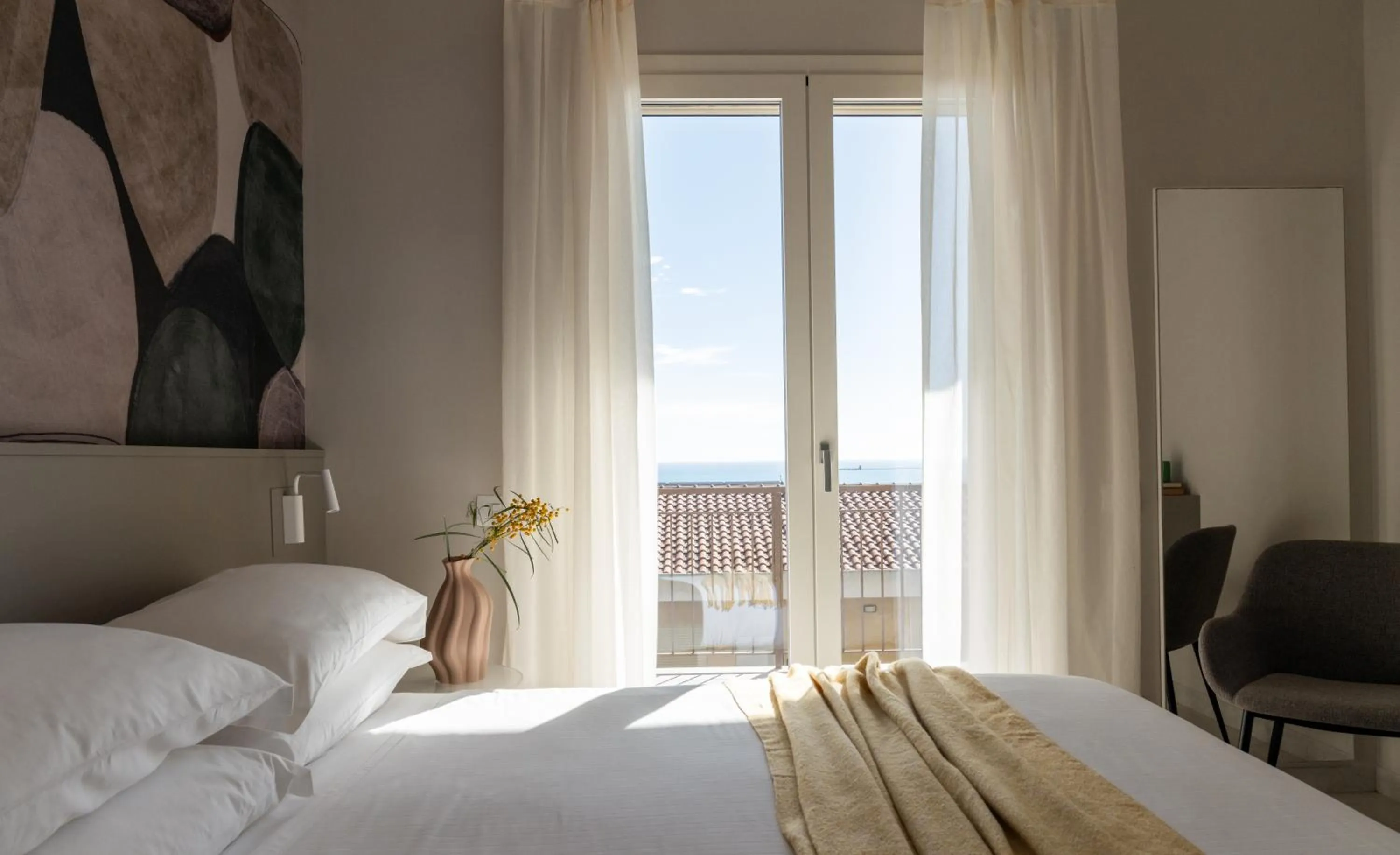 View (from property/room), Bed in Luna Minoica Suites and Apartments