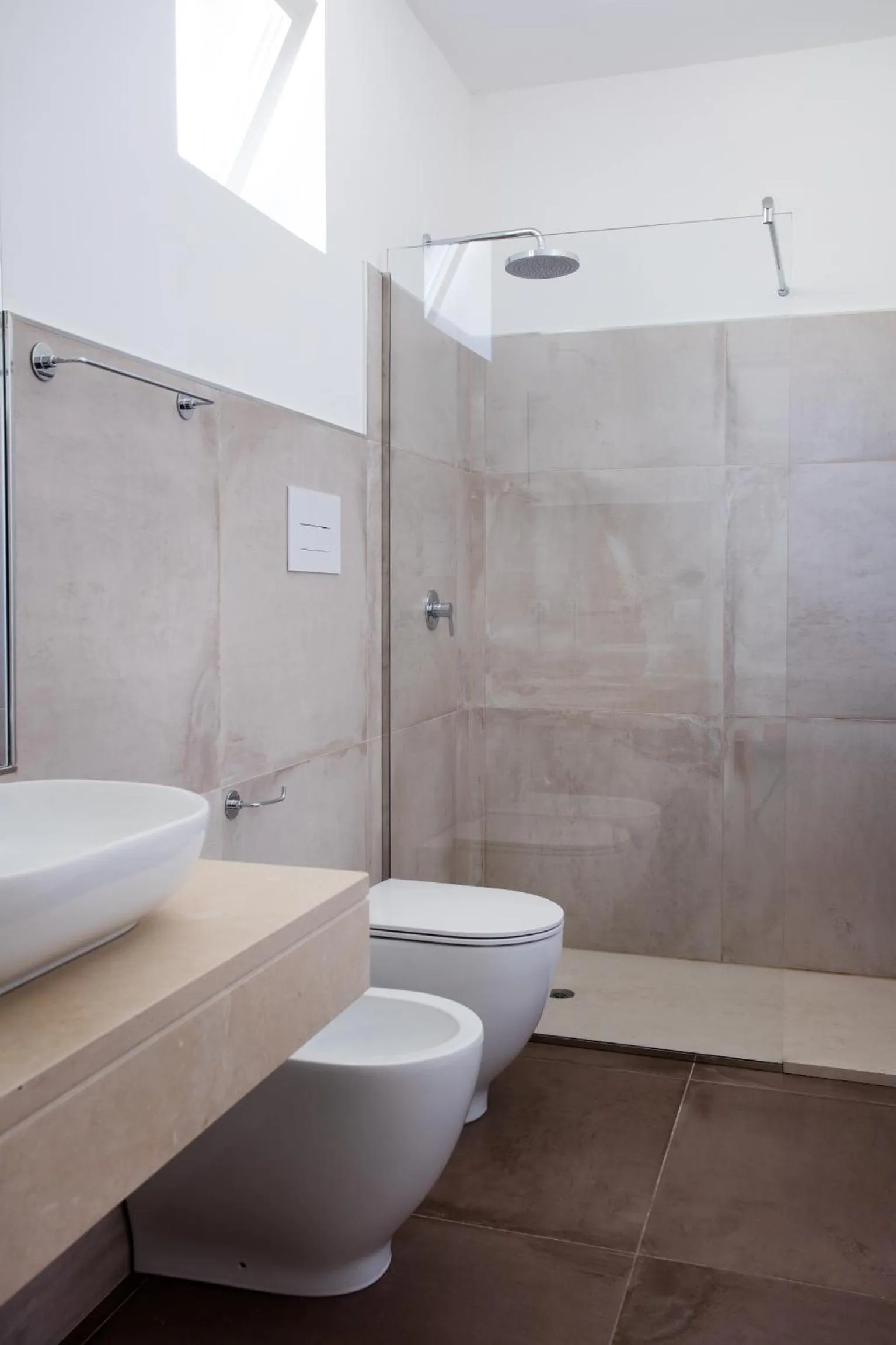 Shower in Luna Minoica Suites and Apartments