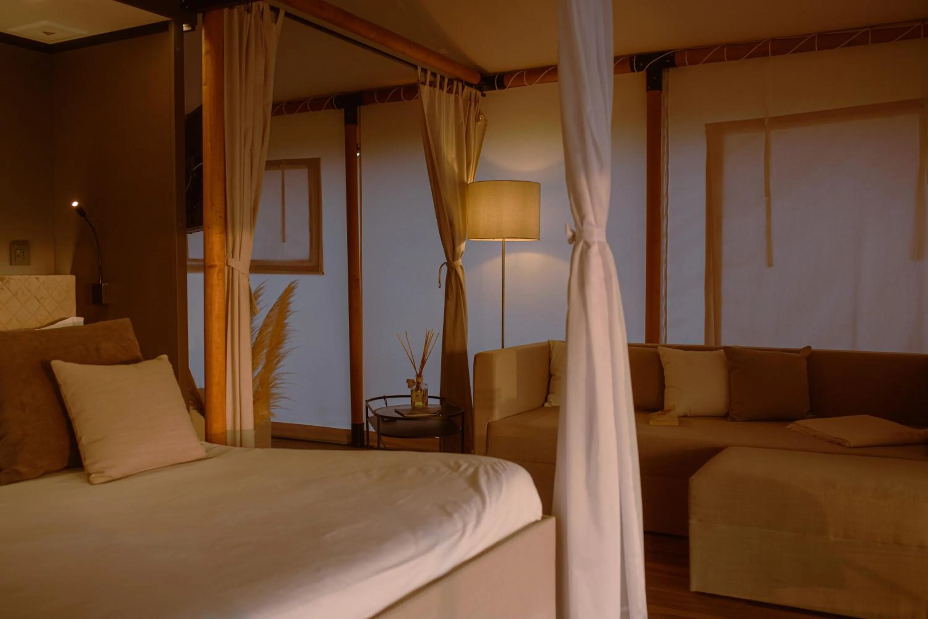 Bedroom, Bed in Luna Minoica Suites and Apartments