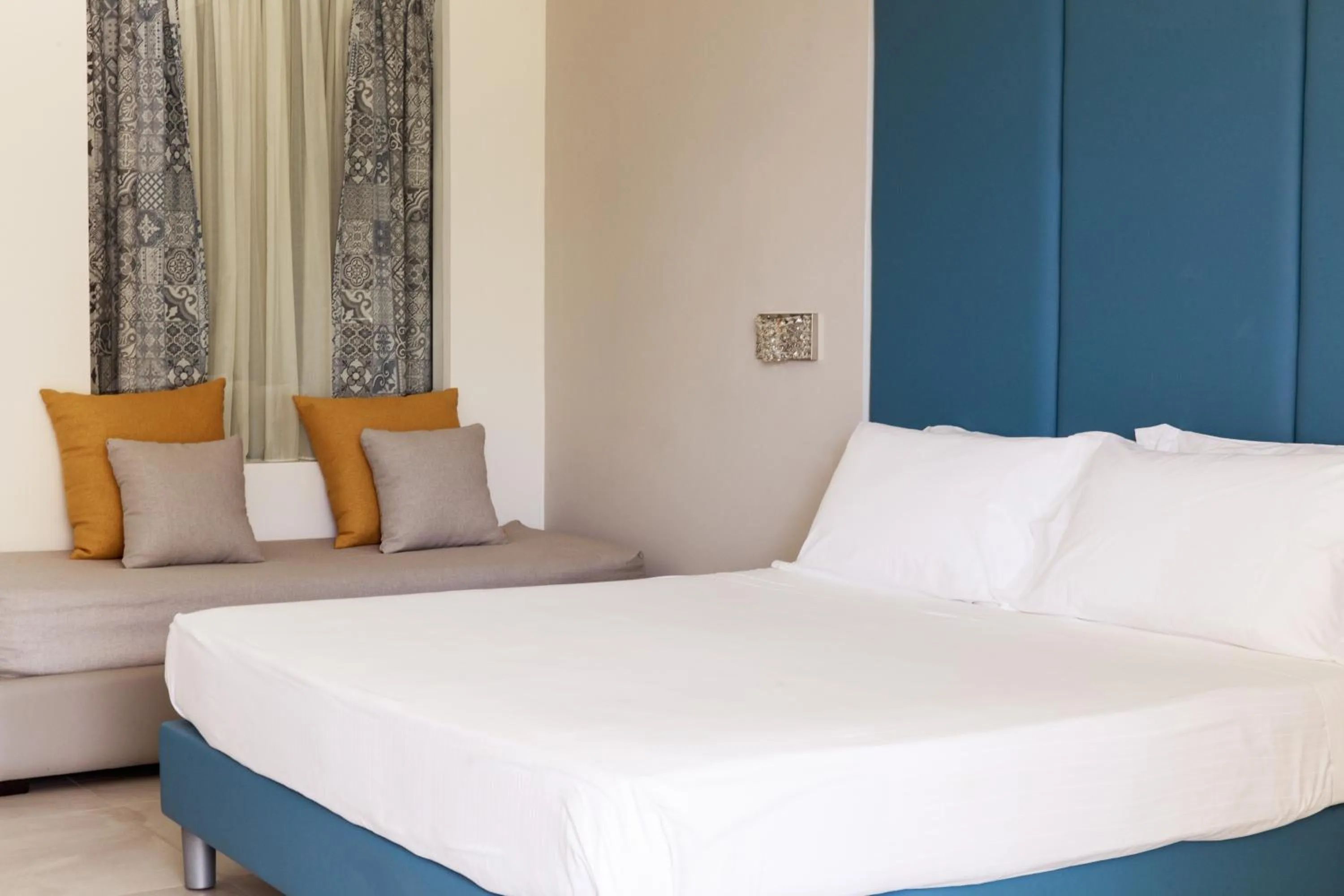 Photo of the whole room, Bed in Luna Minoica Suites and Apartments