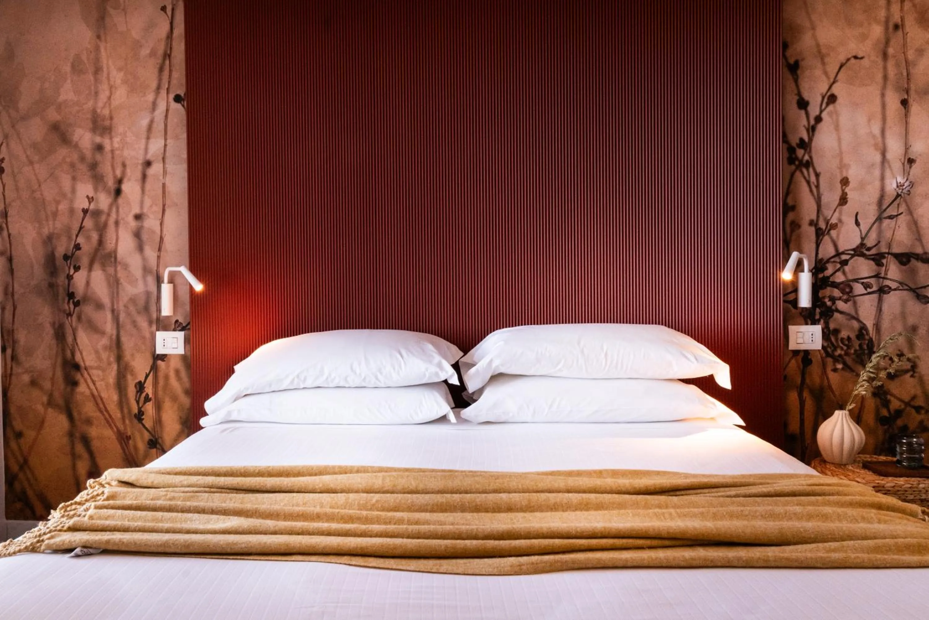 Photo of the whole room, Bed in Luna Minoica Suites and Apartments