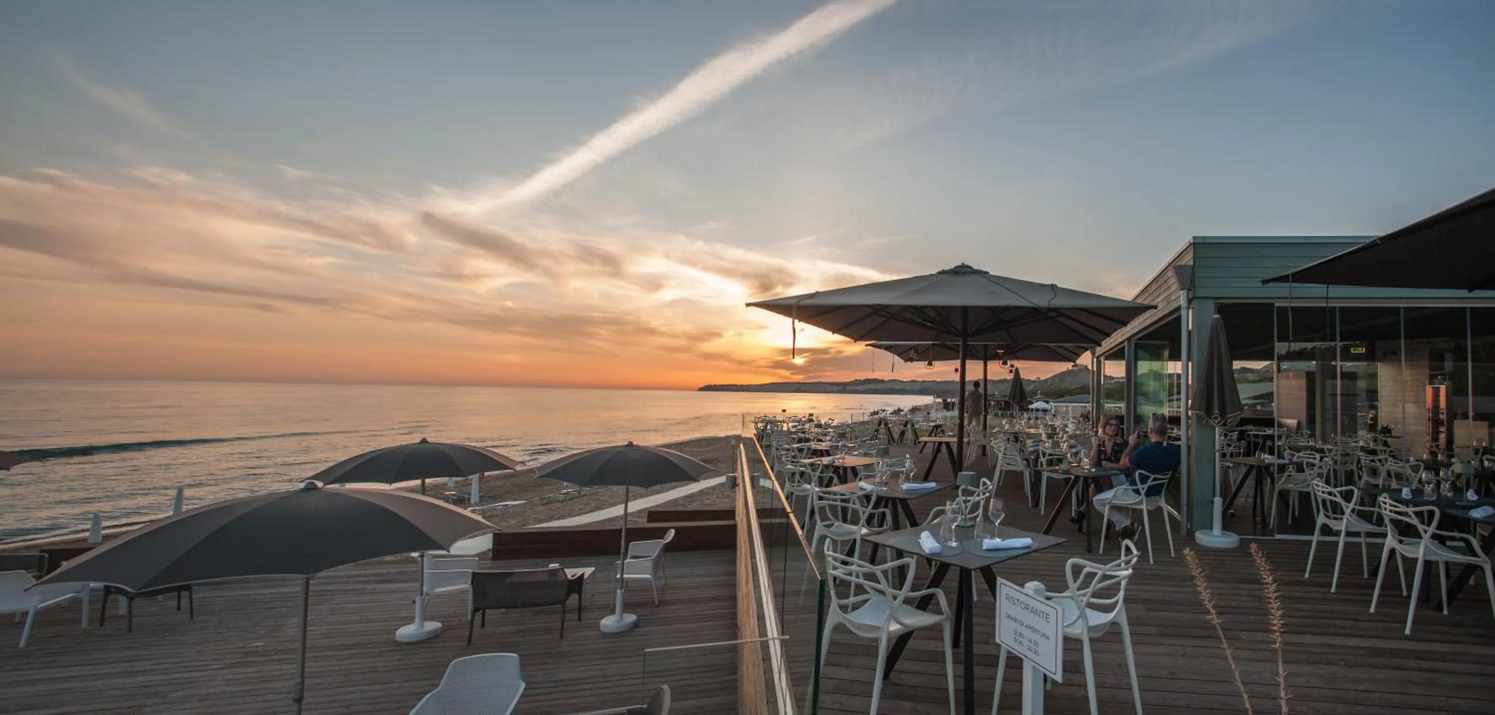 Restaurant/places to eat in Luna Minoica Suites and Apartments