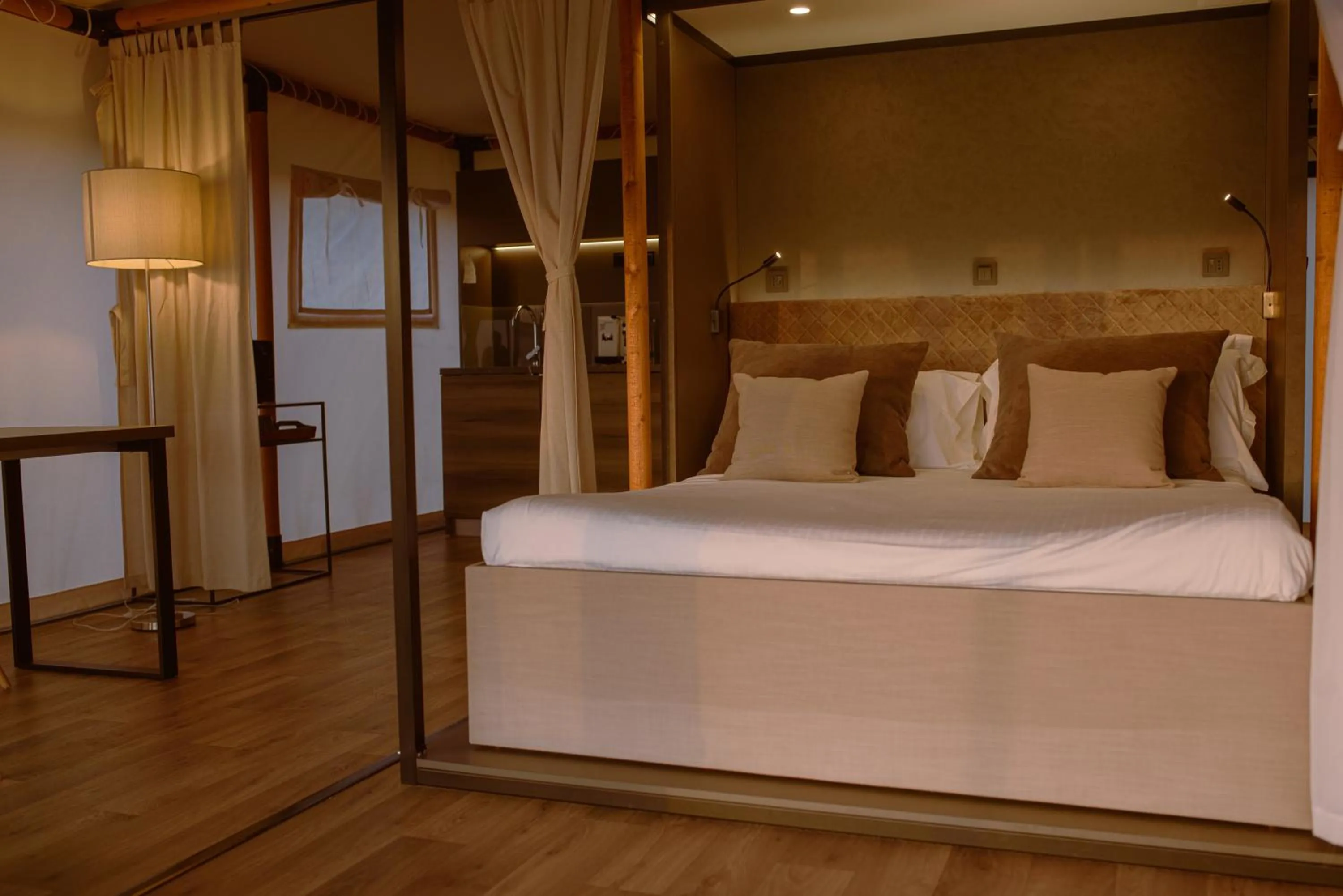 Bedroom, Bed in Luna Minoica Suites and Apartments