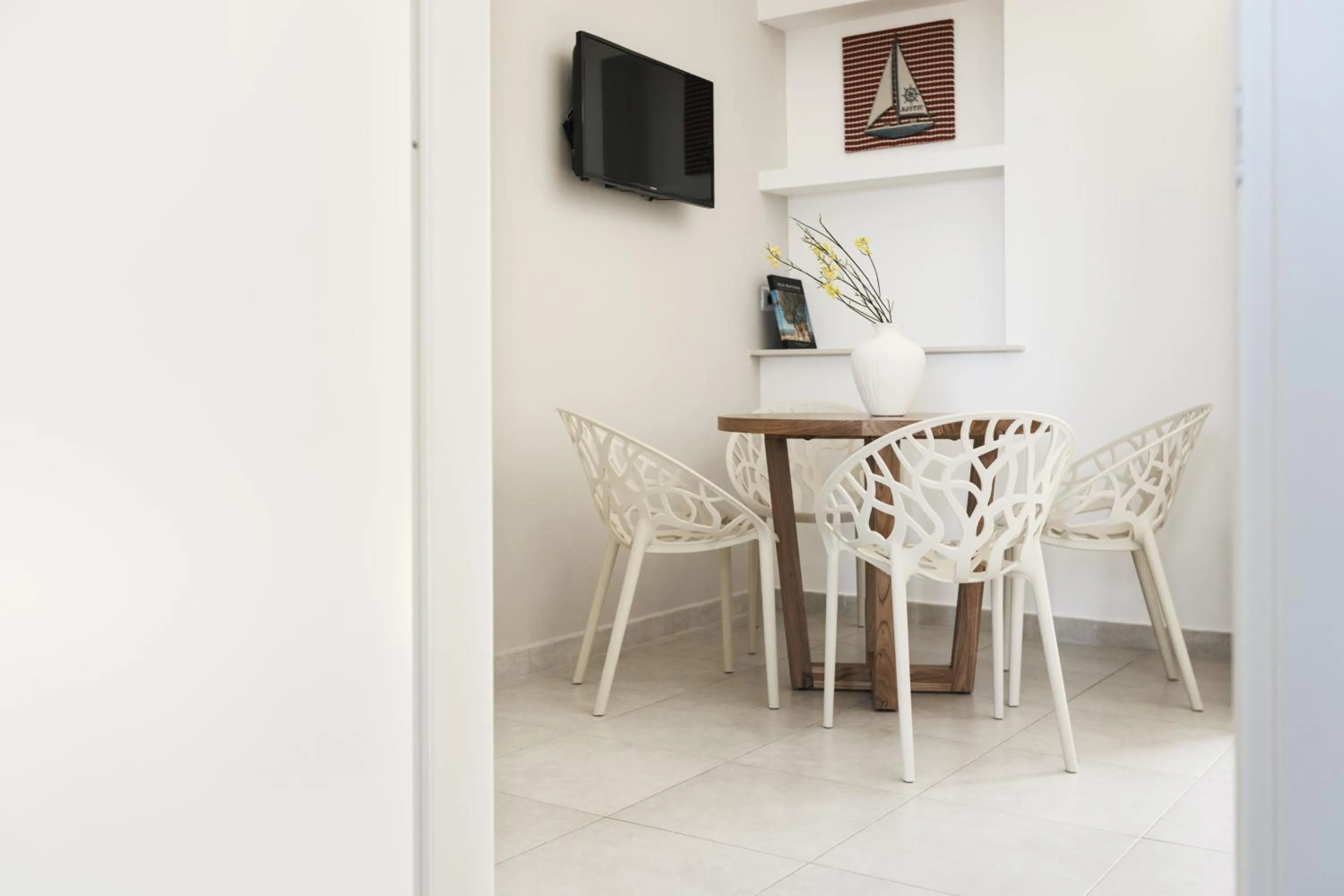 Luna Minoica Suites and Apartments